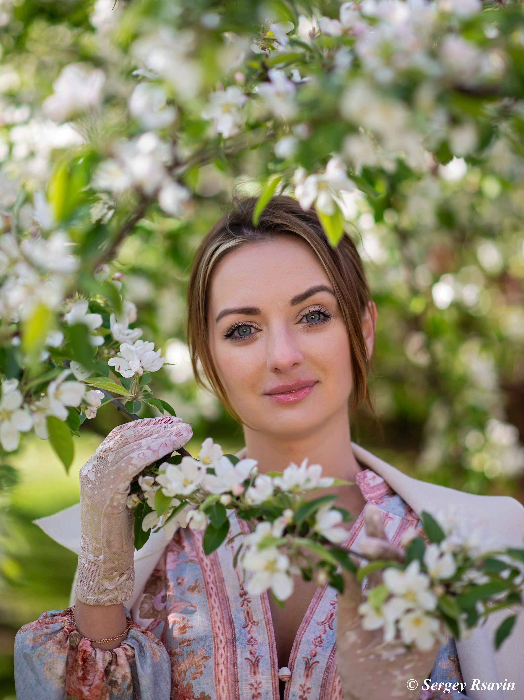 В яблоневом саду. Фотограф в Москве Сергей Рсавин