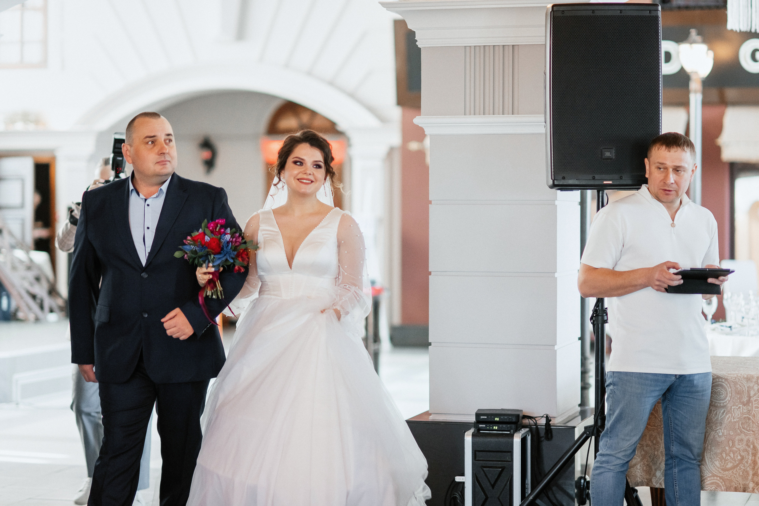 Андрей и Анастасия в «Париже». Фотограф Иркутск, Ангарск, Усолье-Сибирское. Выпускные альбомы