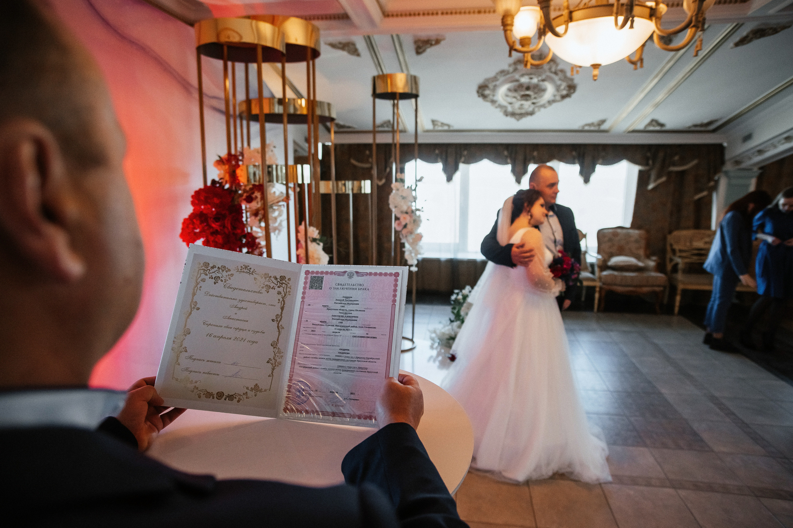 Андрей и Анастасия в «Париже». Фотограф Иркутск, Ангарск, Усолье-Сибирское. Выпускные альбомы