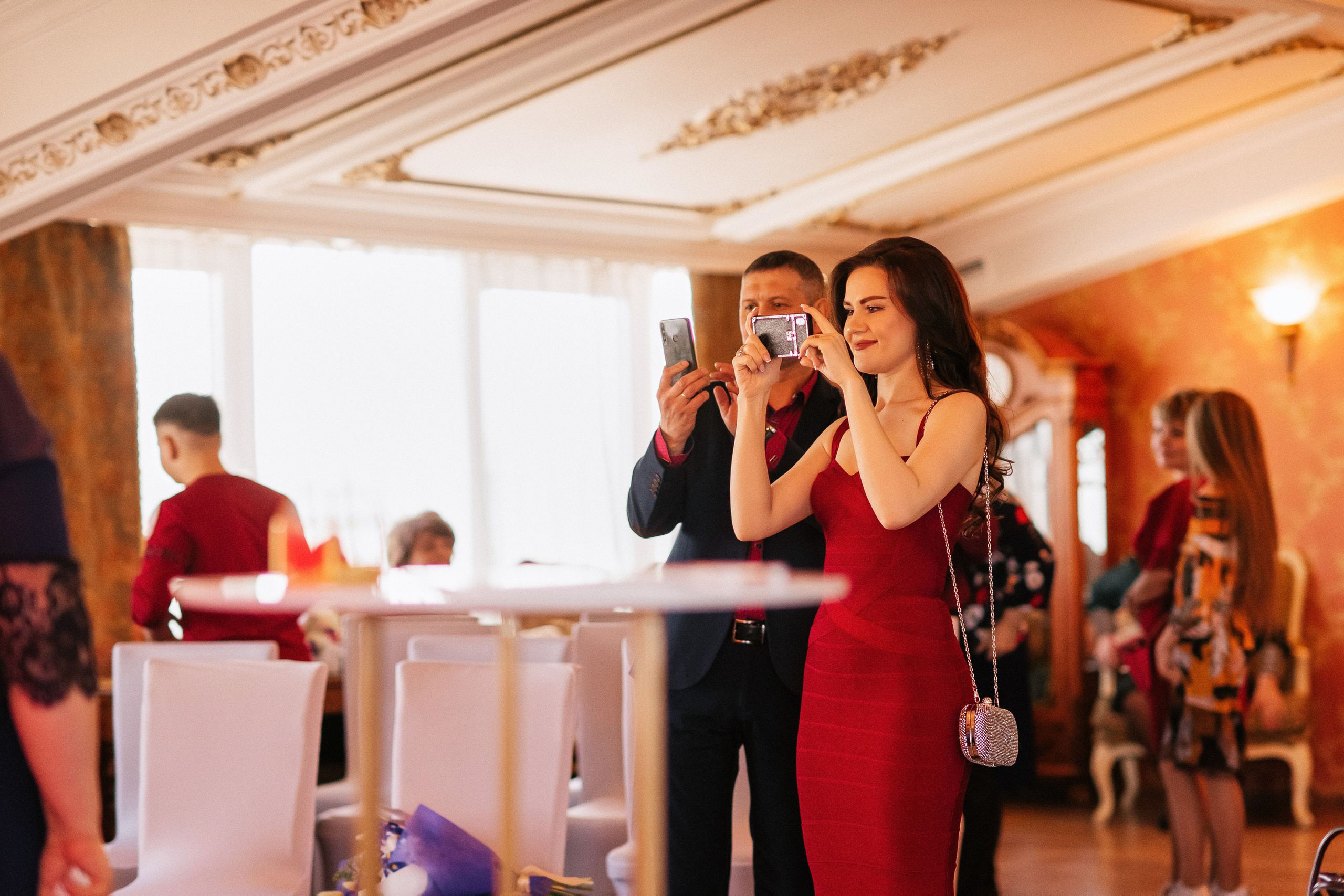 Андрей и Анастасия в «Париже». Фотограф Иркутск, Ангарск, Усолье-Сибирское. Выпускные альбомы