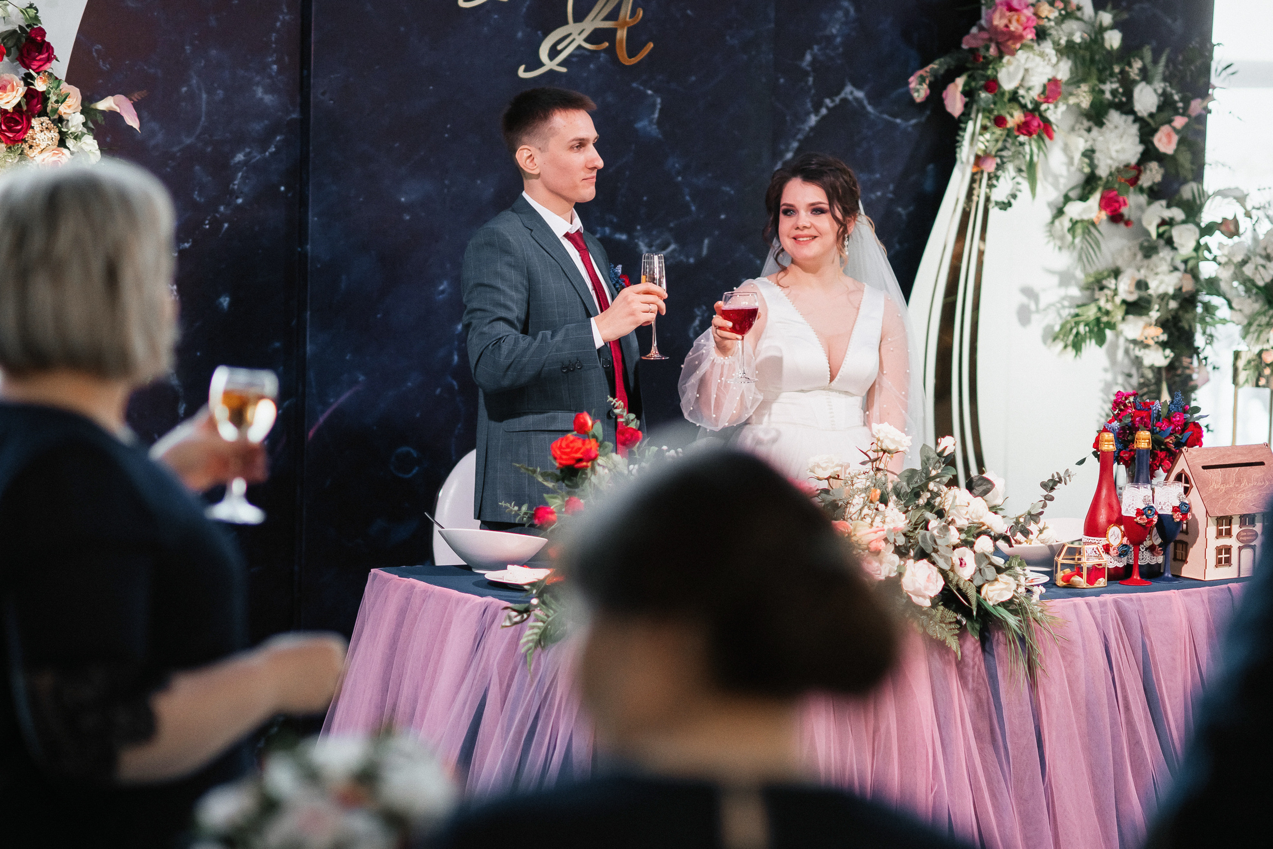 Андрей и Анастасия в «Париже». Фотограф Иркутск, Ангарск, Усолье-Сибирское. Выпускные альбомы