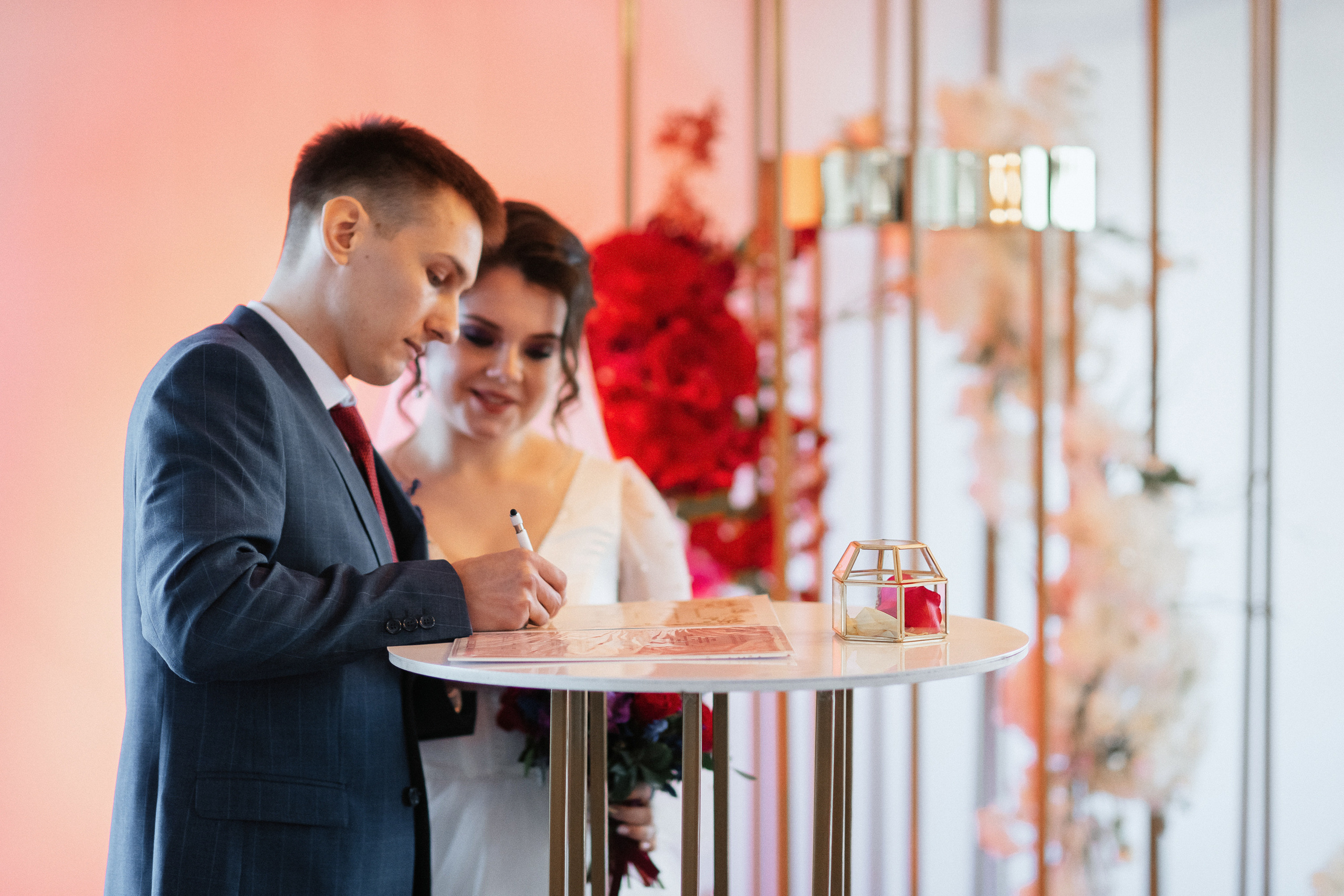 Андрей и Анастасия в «Париже». Фотограф Иркутск, Ангарск, Усолье-Сибирское. Выпускные альбомы