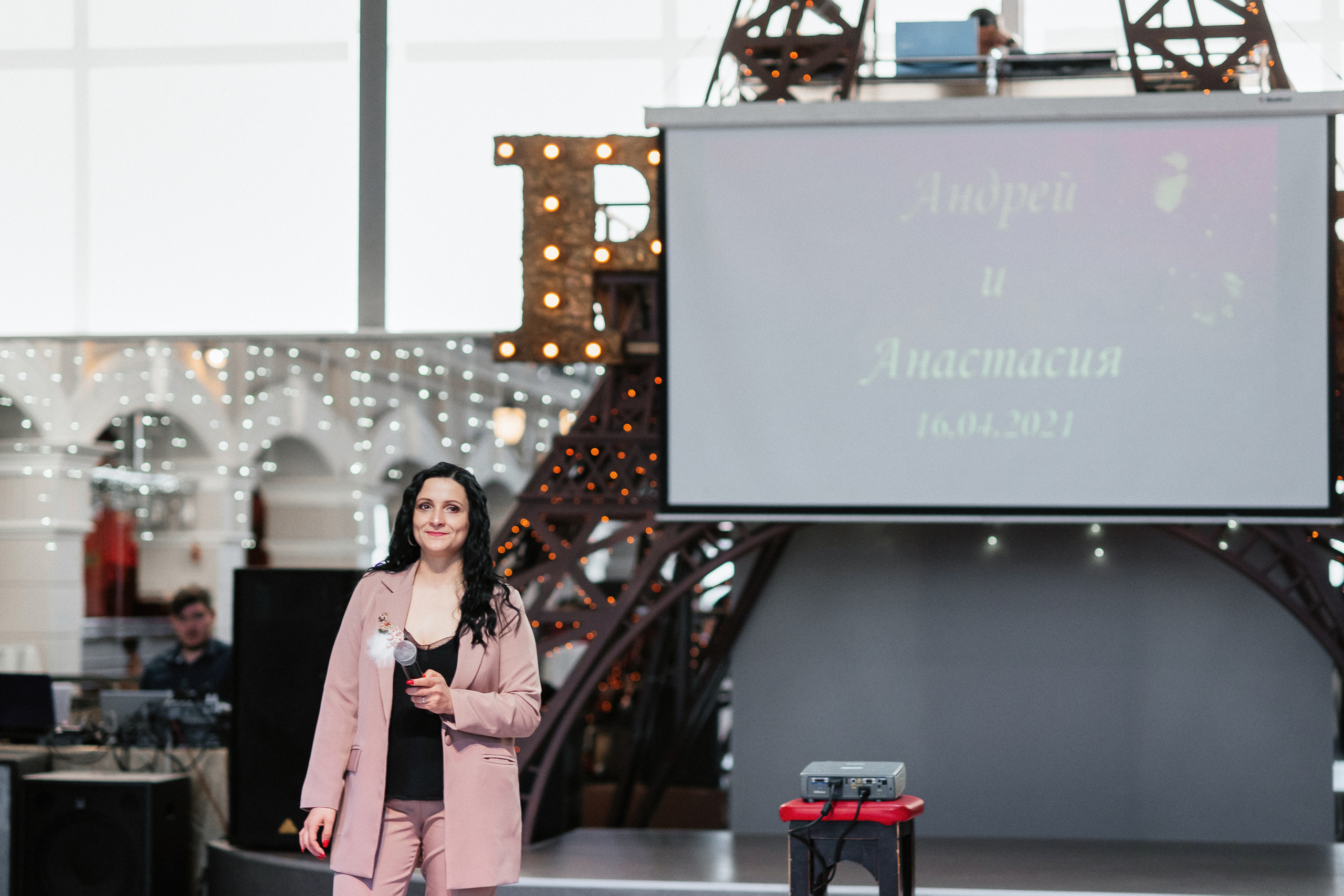 Андрей и Анастасия в «Париже». Фотограф Иркутск, Ангарск, Усолье-Сибирское. Выпускные альбомы