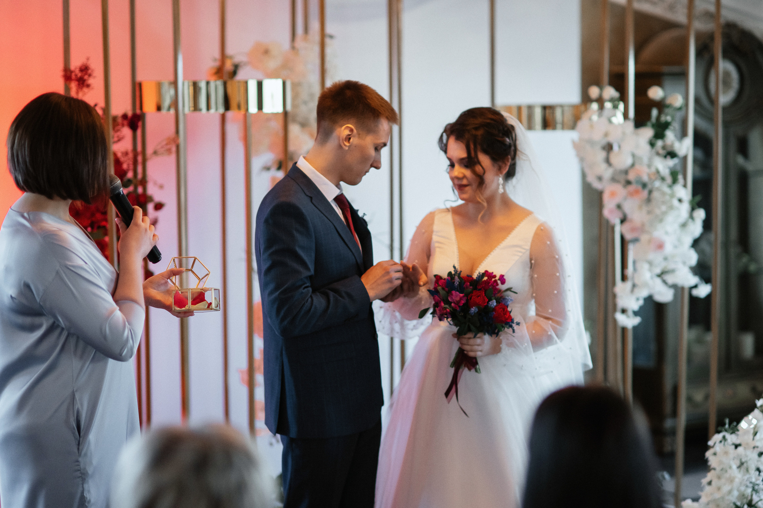 Андрей и Анастасия в «Париже». Фотограф Иркутск, Ангарск, Усолье-Сибирское. Выпускные альбомы