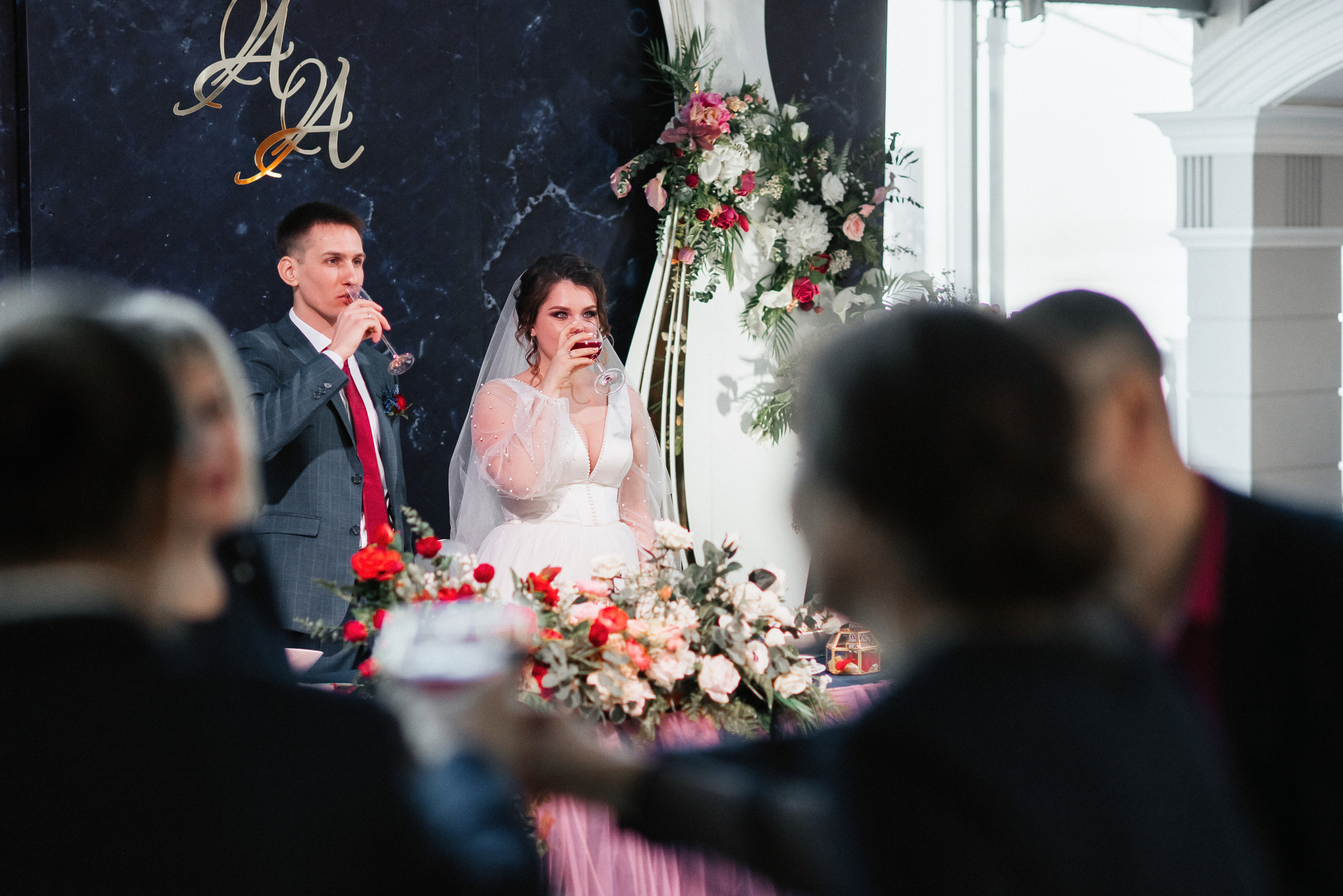 Андрей и Анастасия в «Париже». Фотограф Иркутск, Ангарск, Усолье-Сибирское. Выпускные альбомы