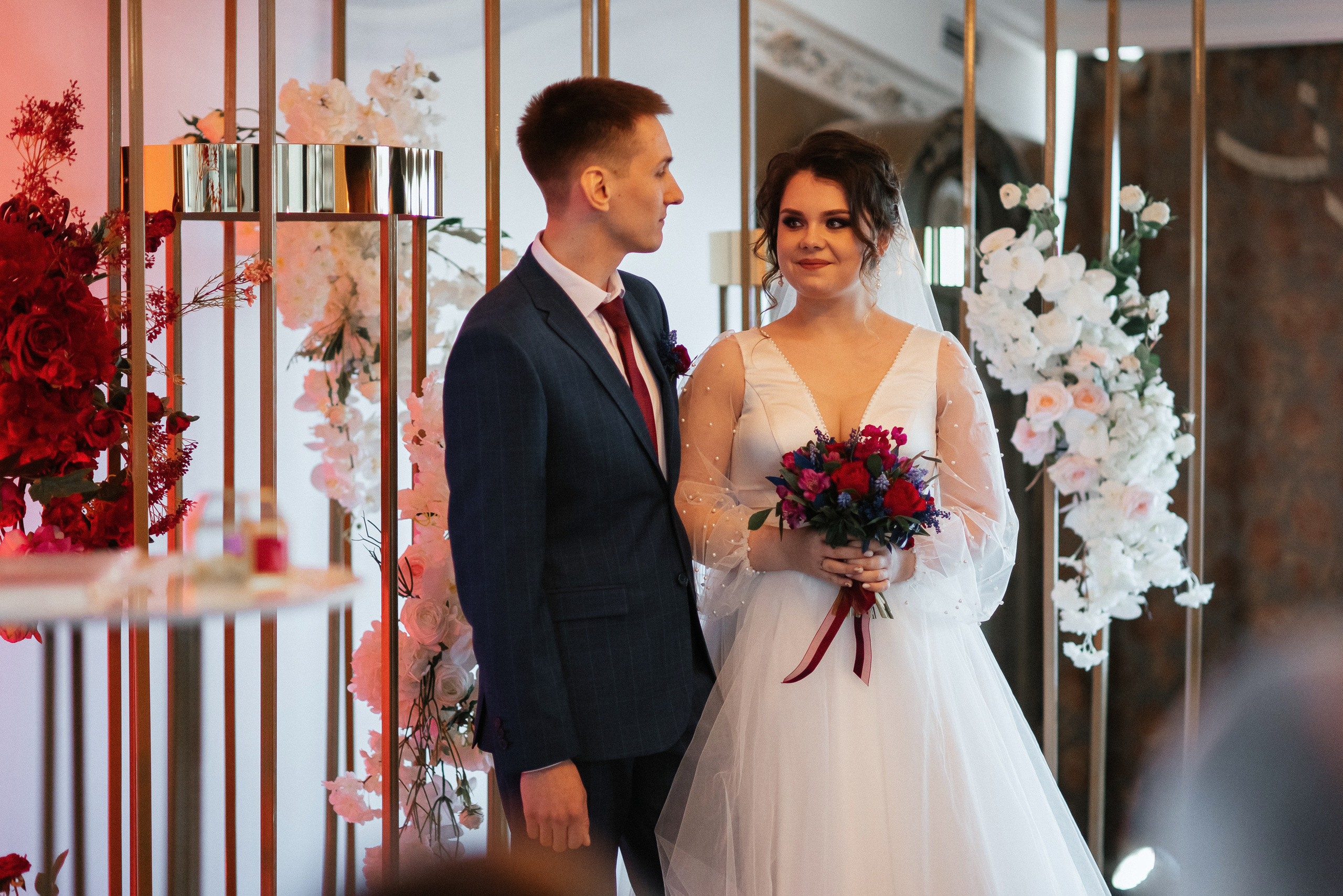 Андрей и Анастасия в «Париже». Фотограф Иркутск, Ангарск, Усолье-Сибирское. Выпускные альбомы