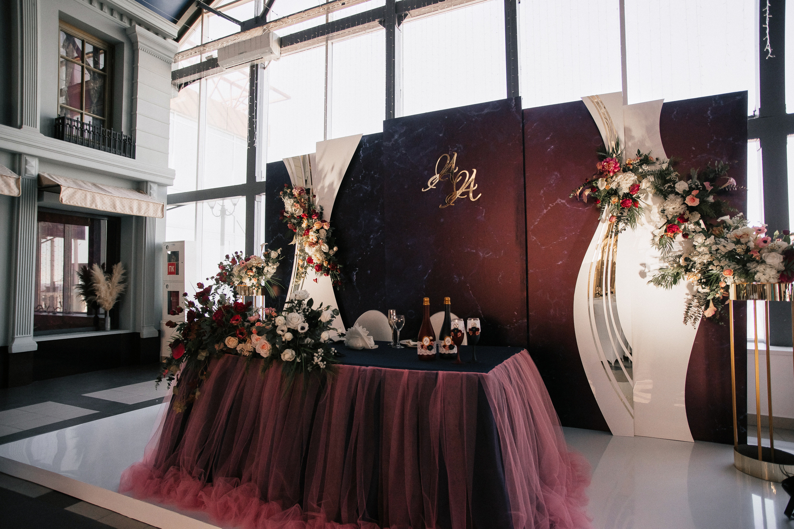 Андрей и Анастасия в «Париже». Фотограф Иркутск, Ангарск, Усолье-Сибирское. Выпускные альбомы