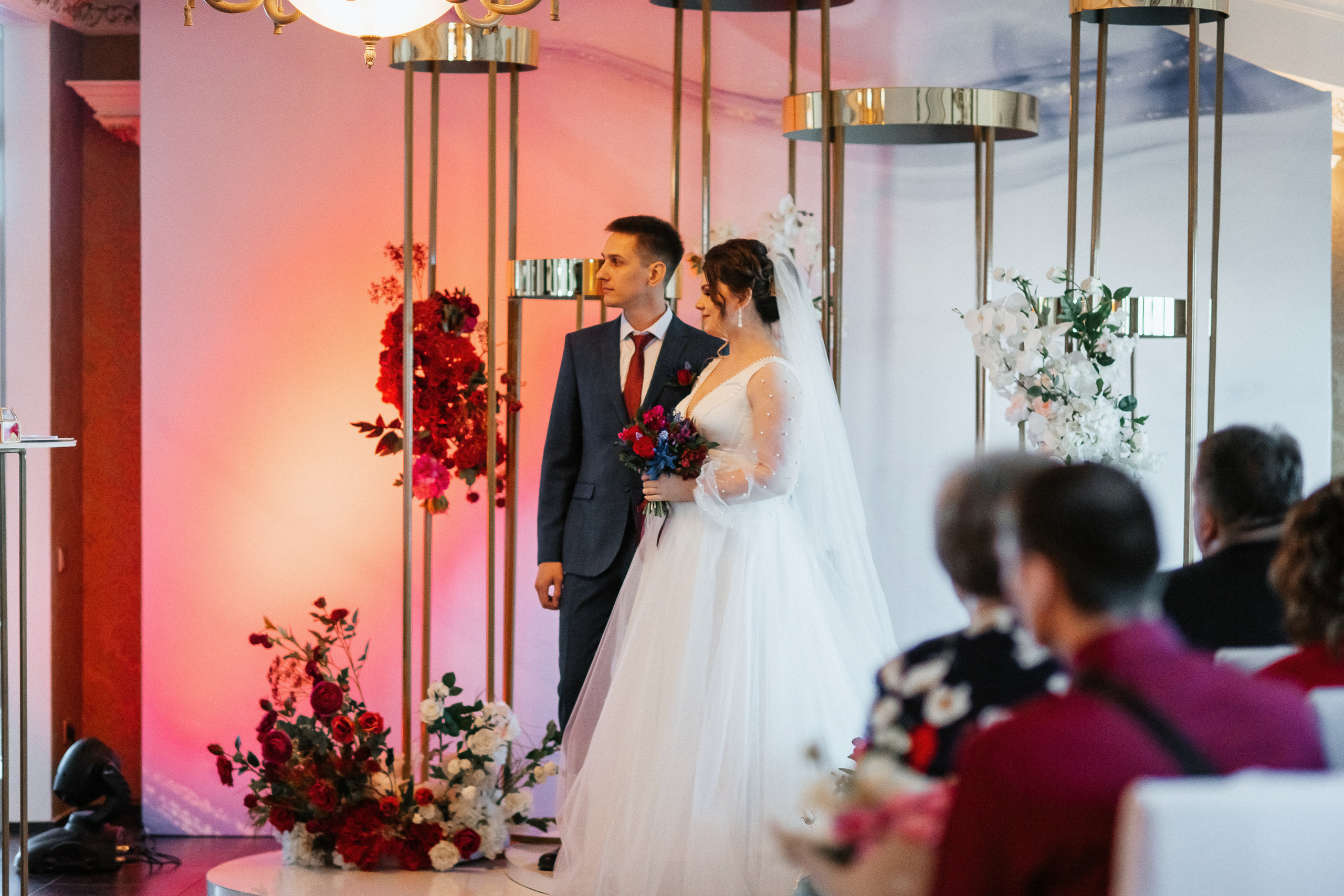 Андрей и Анастасия в «Париже». Фотограф Иркутск, Ангарск, Усолье-Сибирское. Выпускные альбомы