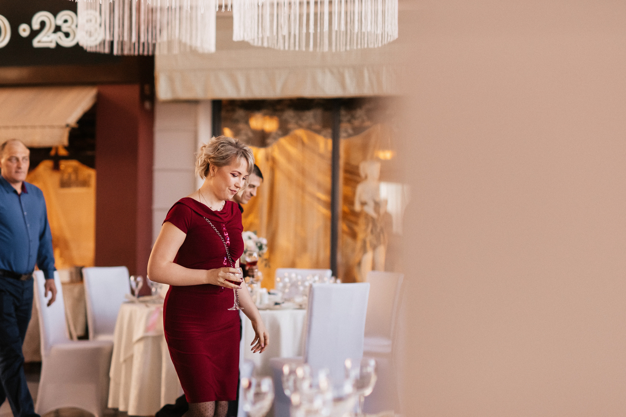 Андрей и Анастасия в «Париже». Фотограф Иркутск, Ангарск, Усолье-Сибирское. Выпускные альбомы