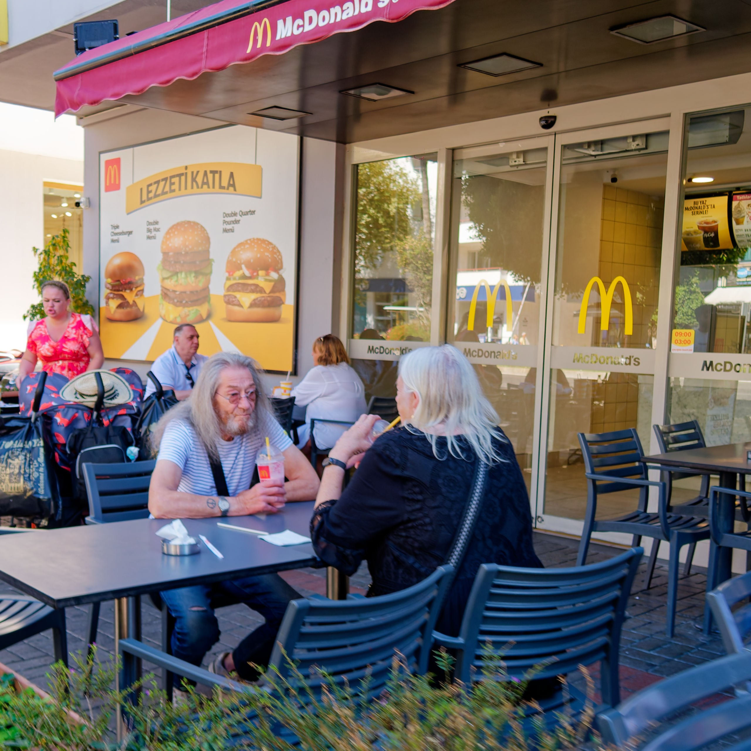 Алания 2025, город, стрит-фото. Избранные фотографии