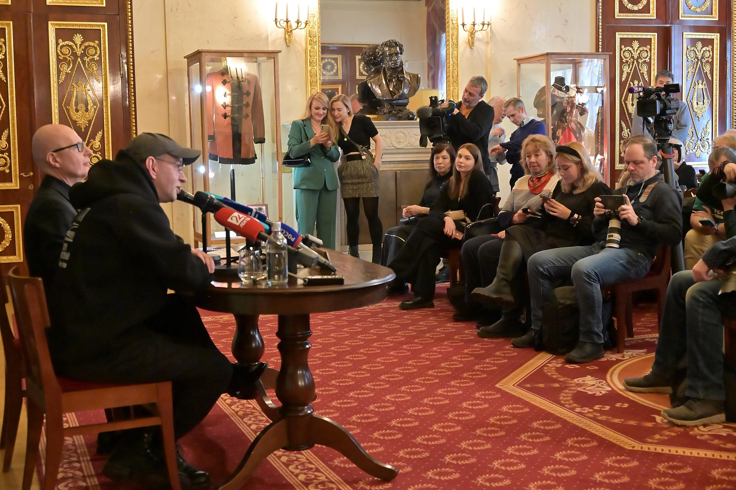 Пресс-конференция с художественным руководителем МХТ Константином Хабе. Событийный фотограф в Санкт — Петербурге Elena Ushakova