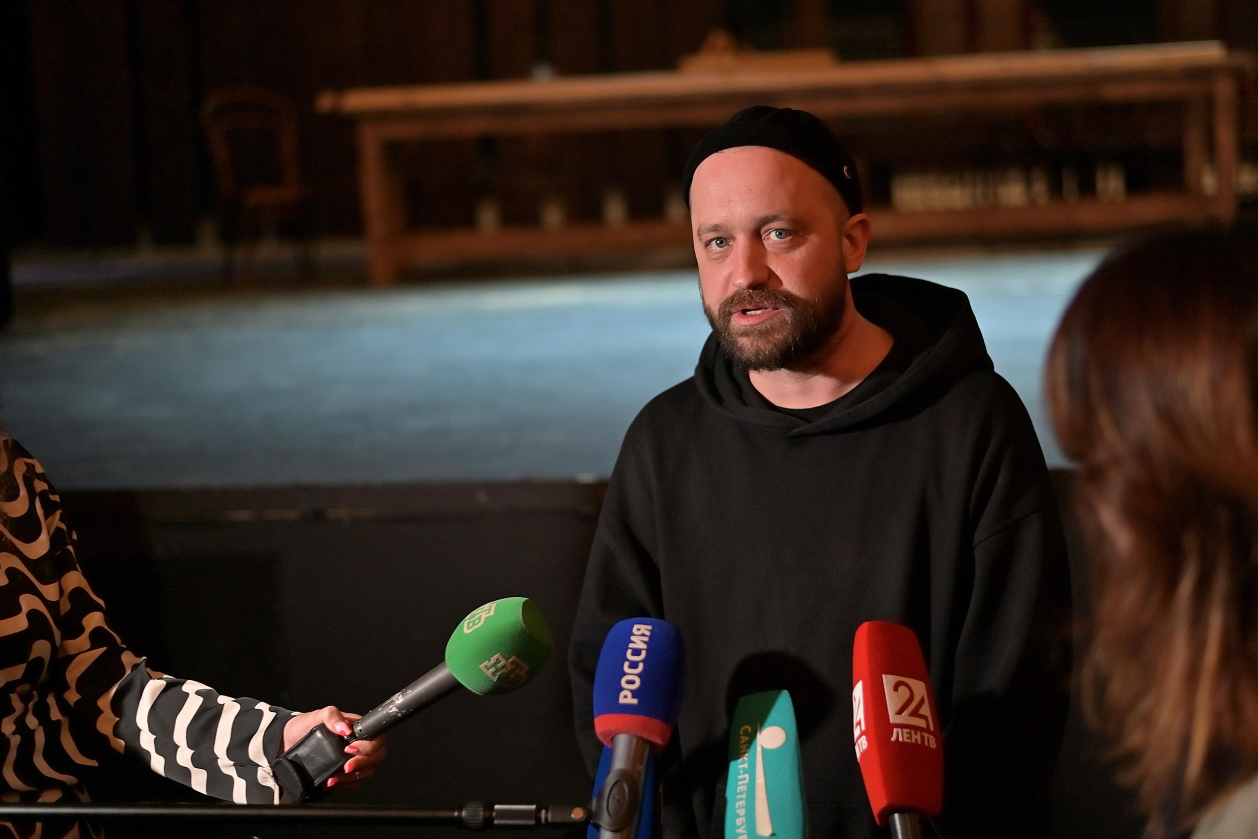 Пресс-конференция с художественным руководителем МХТ Константином Хабе. Событийный фотограф в Санкт — Петербурге Elena Ushakova