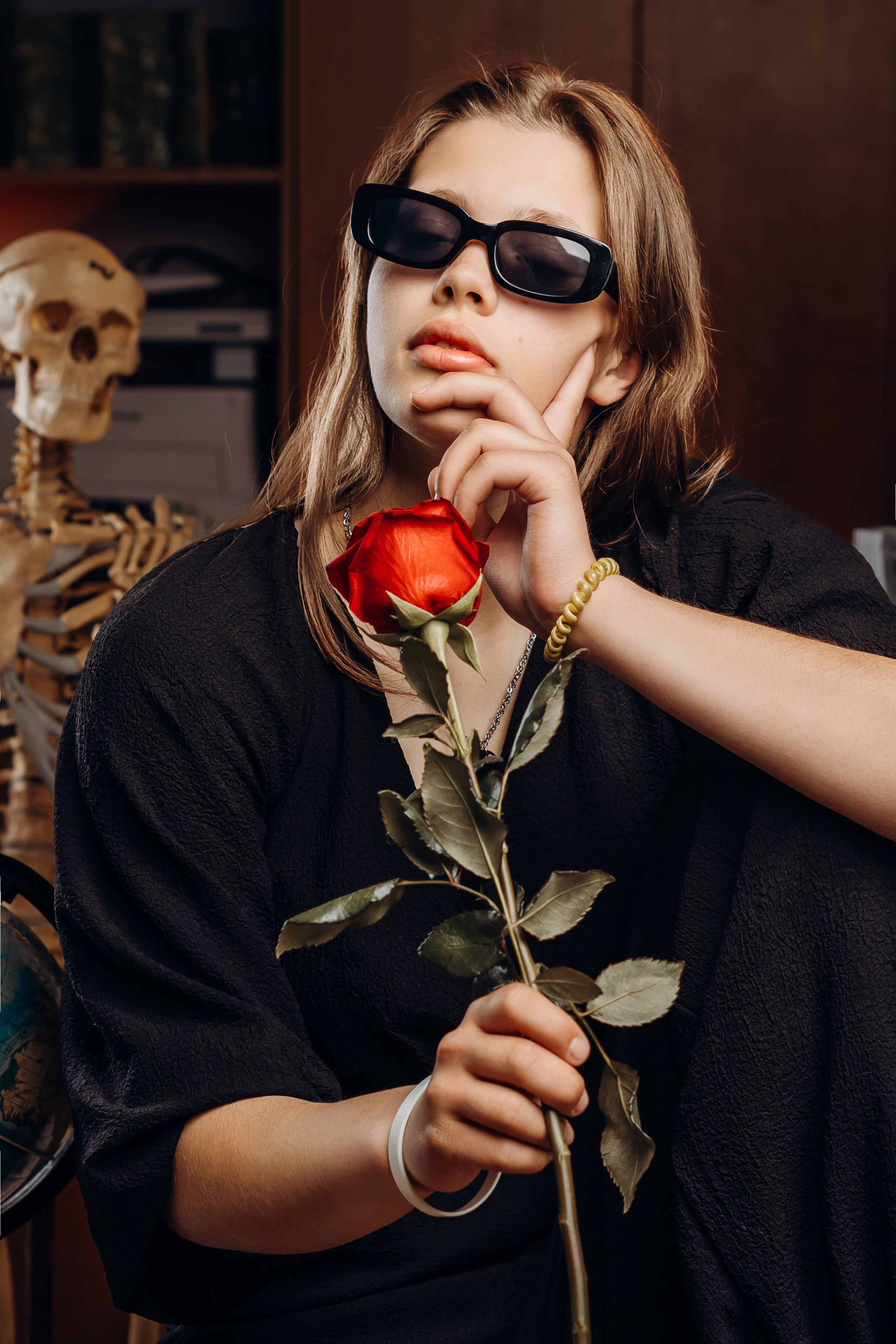 Рушим шаблоны о школьной фотографии!Мелбук. - это современный подход к созданию ярких и современных выпускных альбомов в Хабаровске и Хабаровском крае!Работаем по всему Дальнему Востоку!Наша творческая студия проводит красивые, смешные и классные фотосессии, которые подойдут для мальчиков и девочек,которые учаться в 4, 9, 11 классах.Наши макеты содержат цитаты, фото, фразы, прикольные росписи, которые мы размещаем в дипломе выпускника.Заказать выпускную книгу в городе Хабаровск, настолько же важно, как выпускная песня и выпускная лента на торжественный праздник.Дизайнер наших книг живет в СПБ, а ваши альбомы печатаются в Москве.Посмотрите наши работы на сайте, которые изготовил наш фотограф на Дальнем Востоке в 2024 - 2025 году.На нашем сайте размещены шаблоны, информация, цена и трудовой договор.