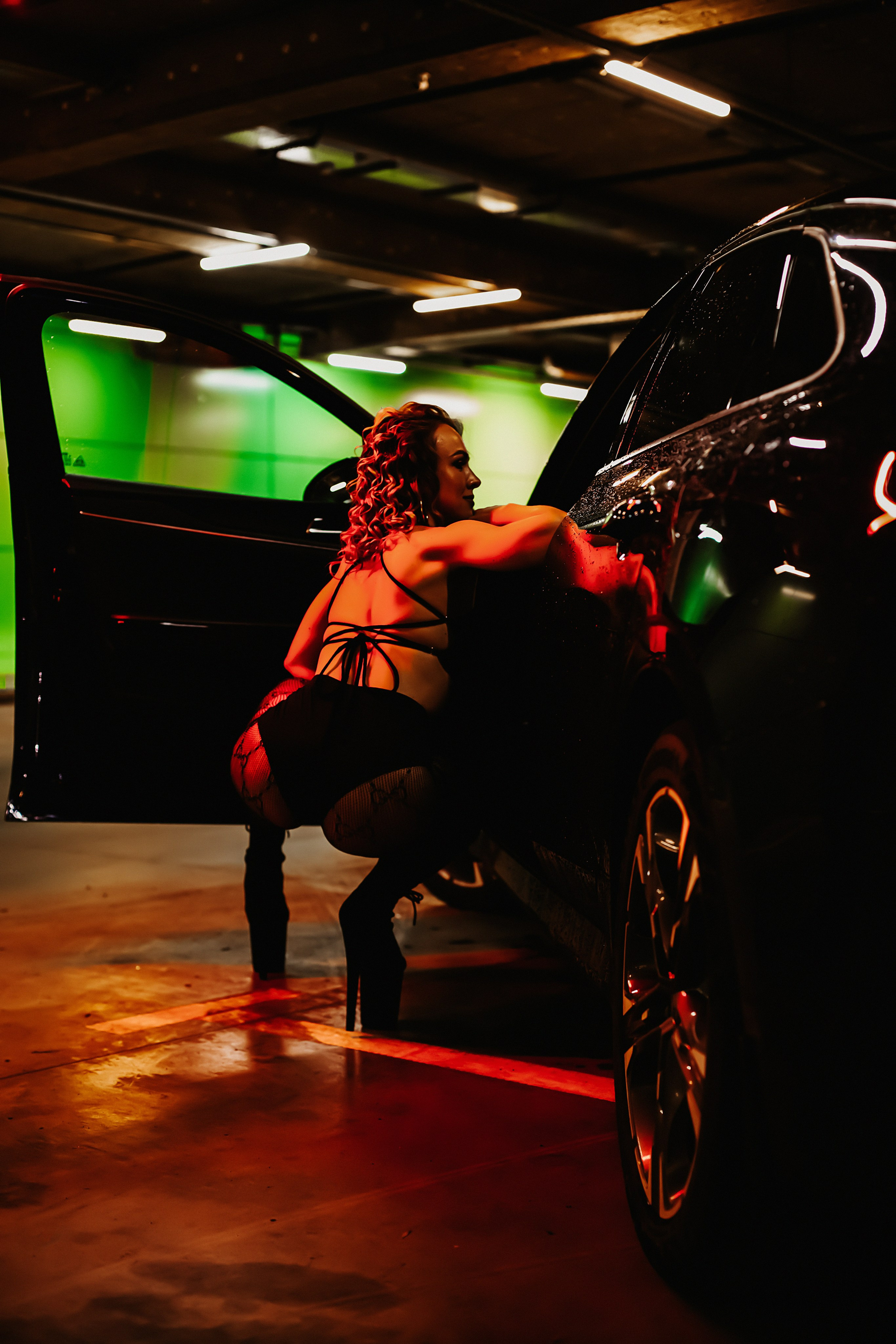 Фотосессия на парковке. Свадебный и семейный фотограф/видеограф в Краснодаре Наталья Осинская