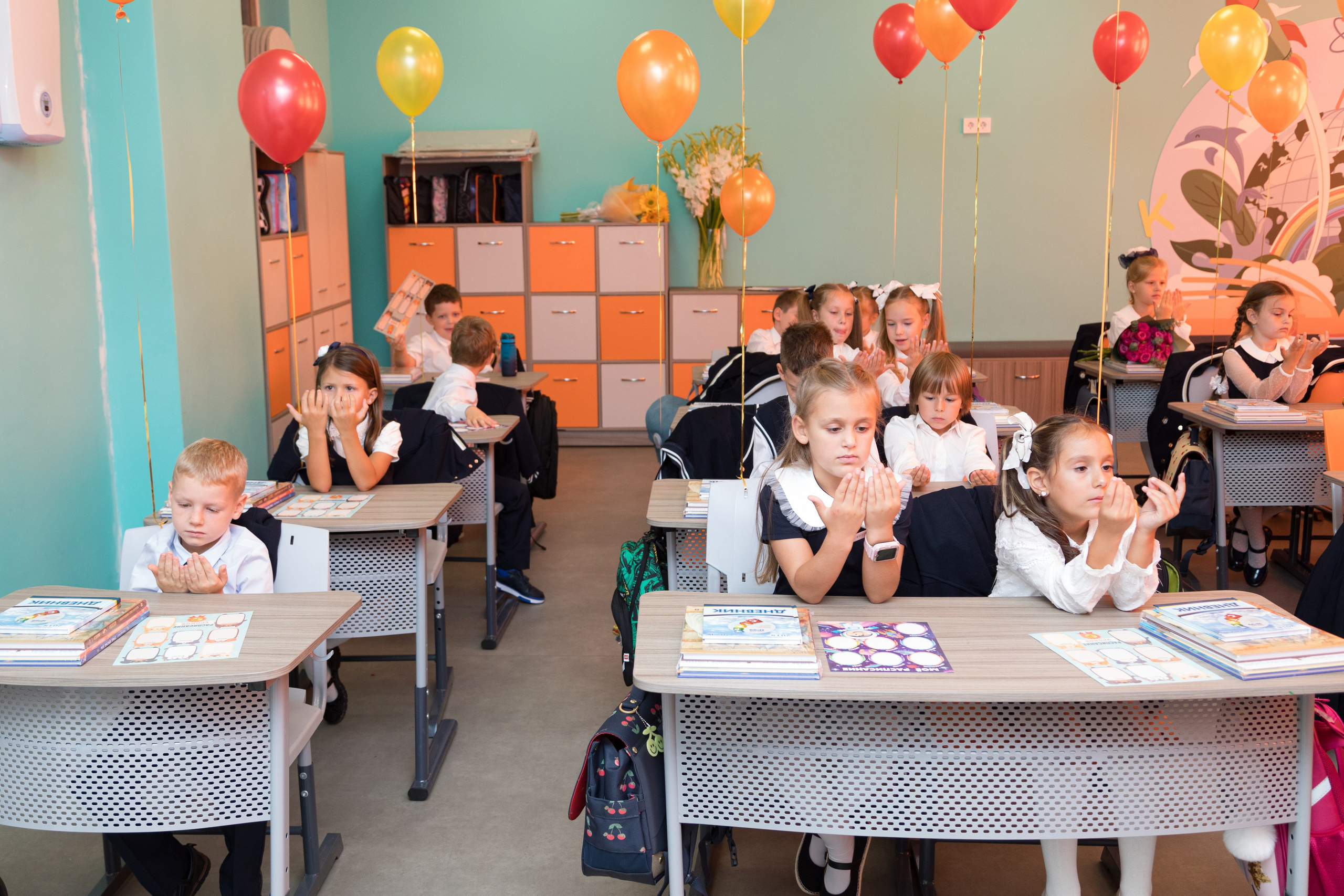 Линейка первоклассников. Детский и контент фотограф Надя Волкова Санкт-Петербург