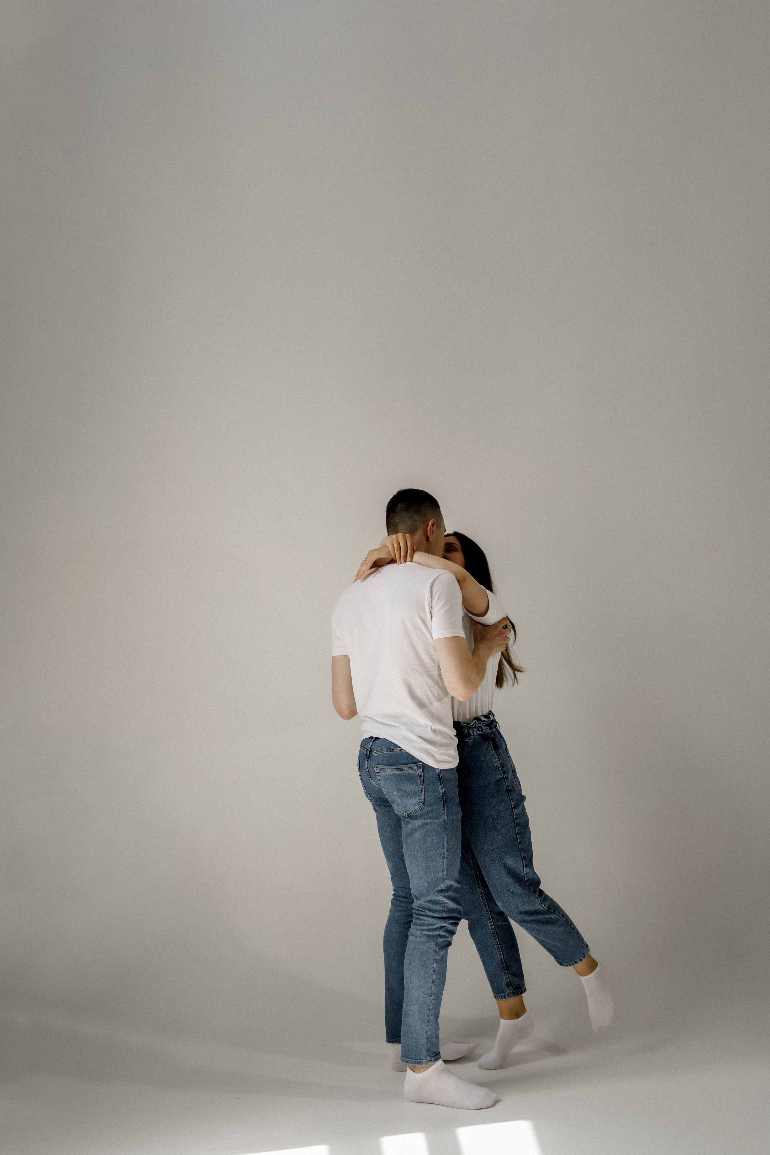 Фотосессия лав стори в студии сахалин. Фотограф сахалин