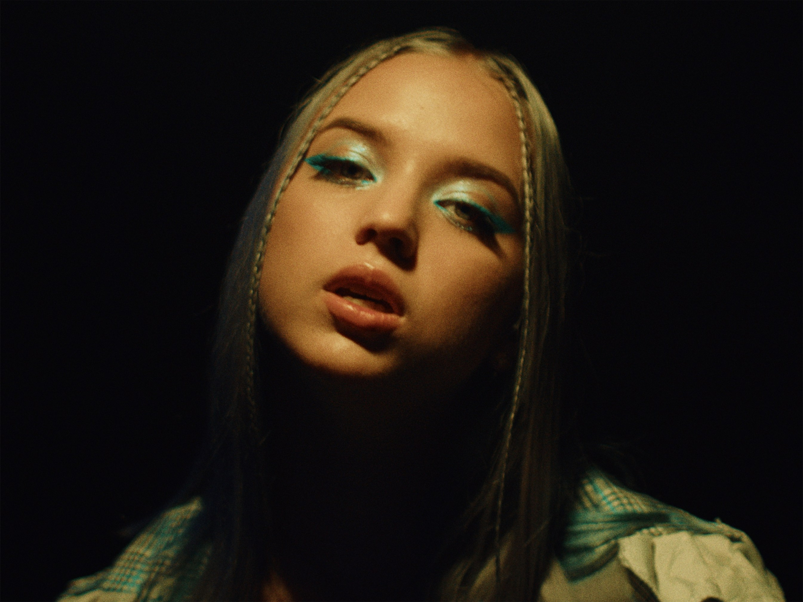 DAASHA «ВАСИЛЬКИ» — music video. DANILA KOMKIN — Colorist