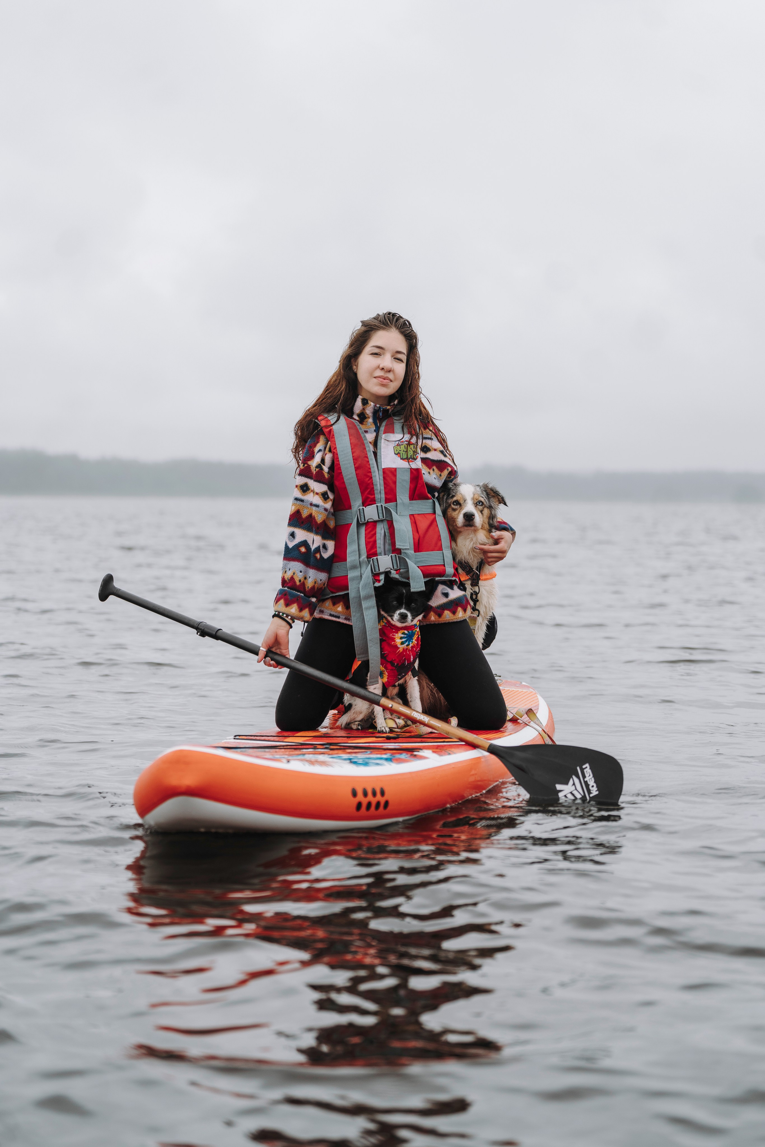 Катание на сапах с собаками. Фотограф анималист в Спб недорого Олеся Майорова
