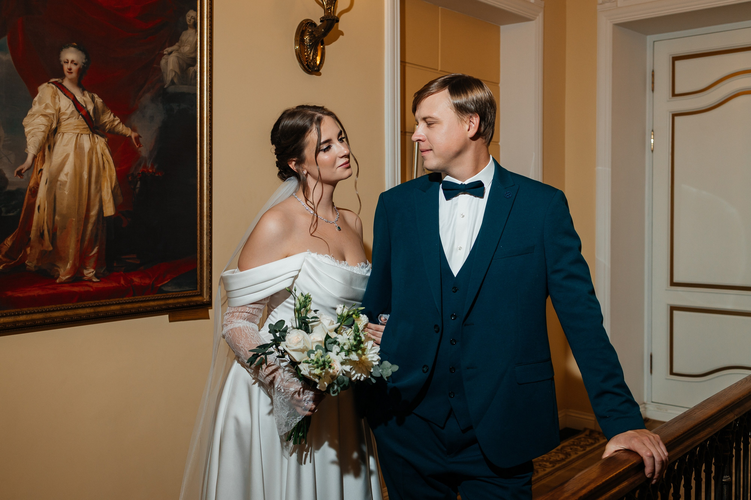 Свадебная прогулка на корабле. Олег Сверчков | Свадебный фотограф Вологда