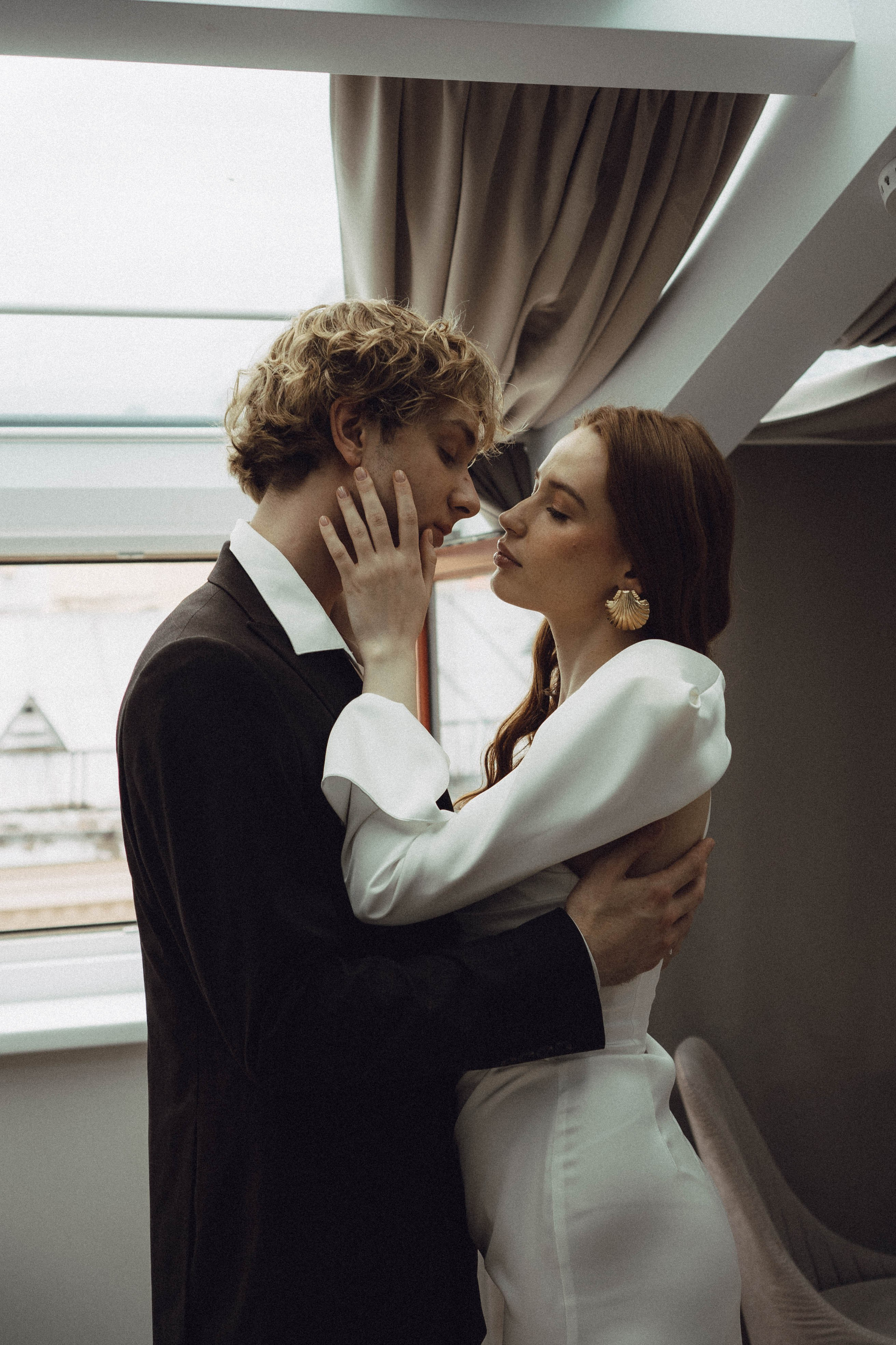 СВАДЕБНАЯ СЬЕМКА В ОТЕЛЕ. СБОРЫ ЖЕНИХА И НЕВЕСТЫ И ТАКЖЕ ТОР И ПОДГОТОВКА К ПРОГУЛКЕ. Профессиональный фотограф, Санкт-Петербург — Виктория Богомолова