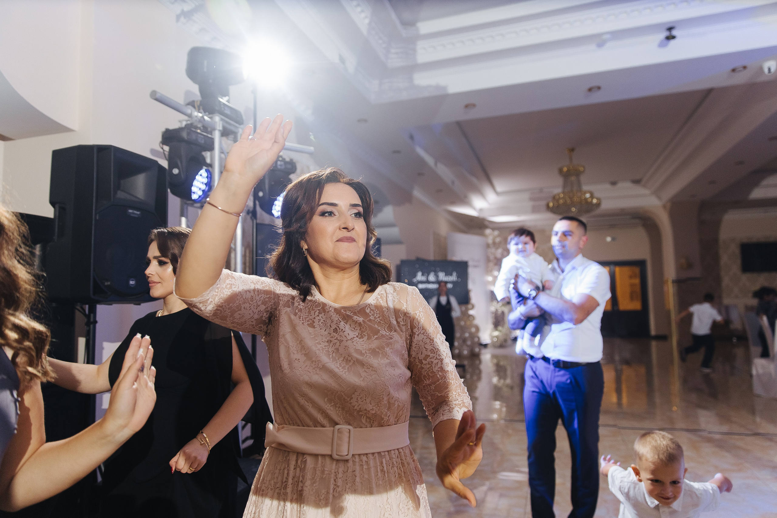 Ани и Назели. 35&5 День рождения, «Янтарь». Фотограф в Красноярске Надежда Воскресенская