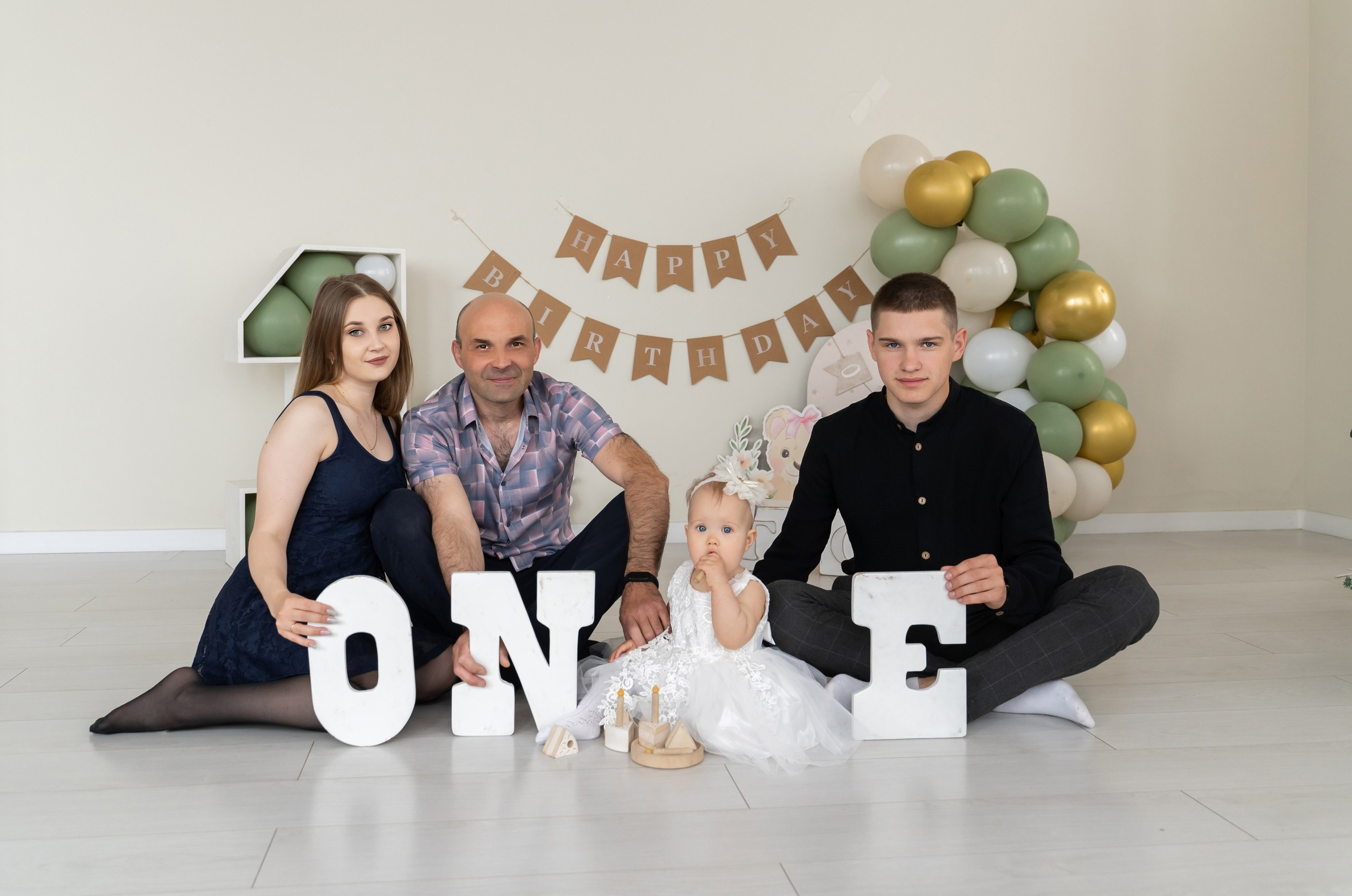 Cake smash. Фотостудия Малина в городе Улан-Удэ. Фотограф Ирина Жарникова