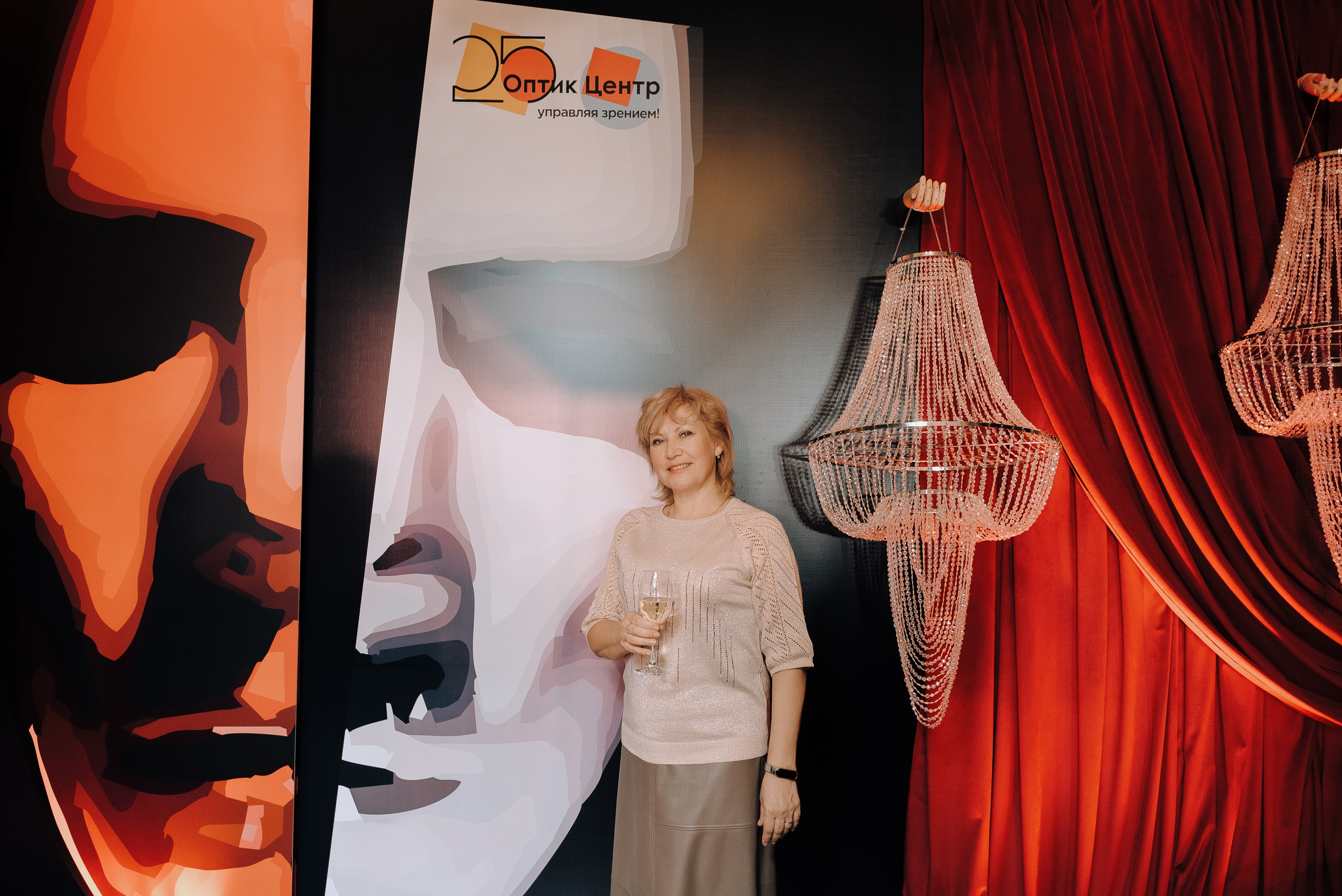 СПЕКТАКЛЬ «ВОЛШЕБНЫЕ ОЧКИ» ОПТИК-ЦЕНТР. Репортажный фотограф Зуев Роман г. Челябинск