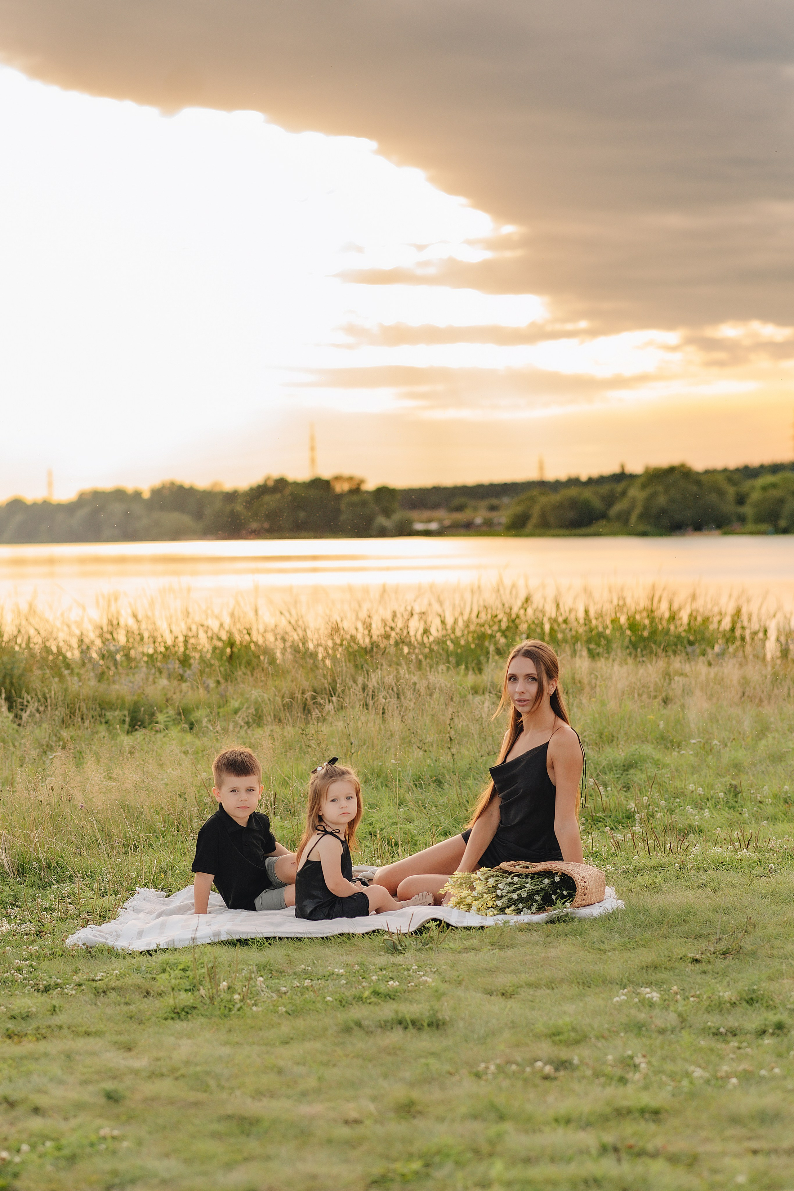 Юлия, Арина и Артём. Фотограф Карина Шмулёва. Воронеж и область