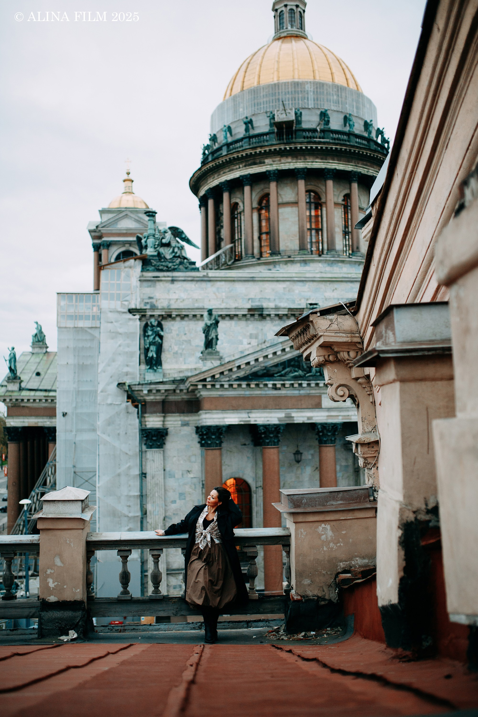 Фотосессия на крыше у Исаакиевского собора. Фотограф в Санкт-Петербурге Alina Film