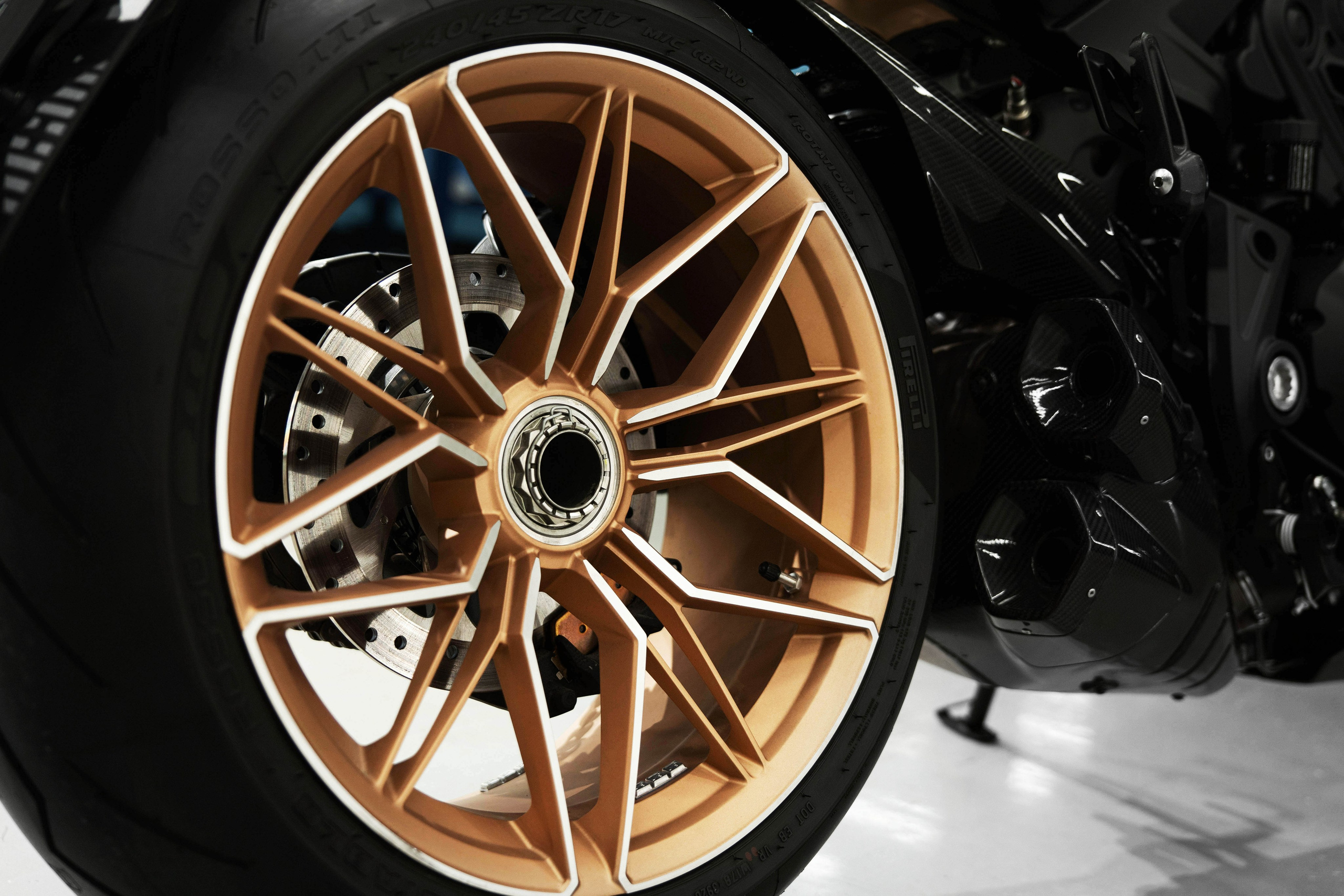 Ducati Diavel Lamborghini. Автомобильный фотограф Светлана Усова