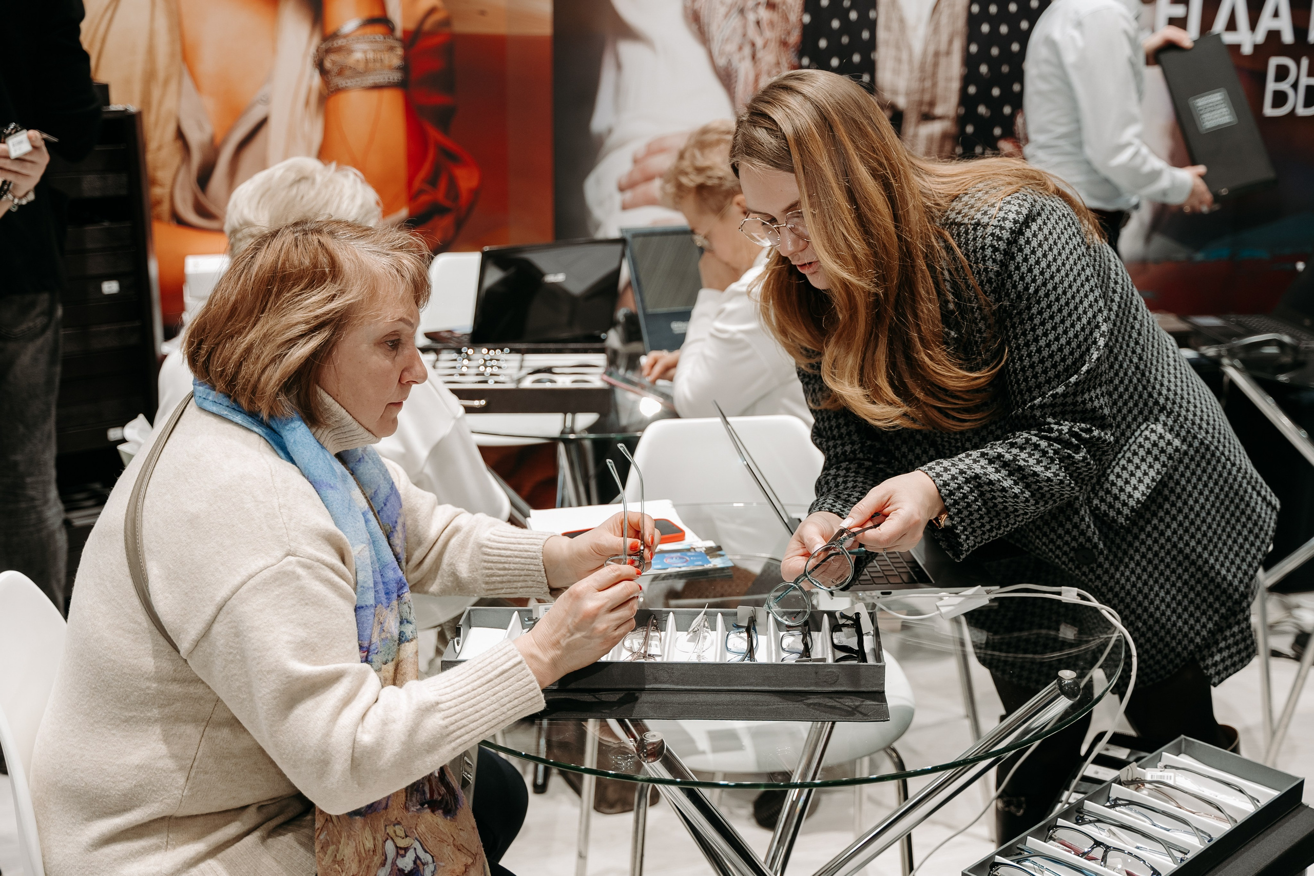 Оптическая_выставка. Репортажный и свадебный фотограф в Москве Рая Небогатова