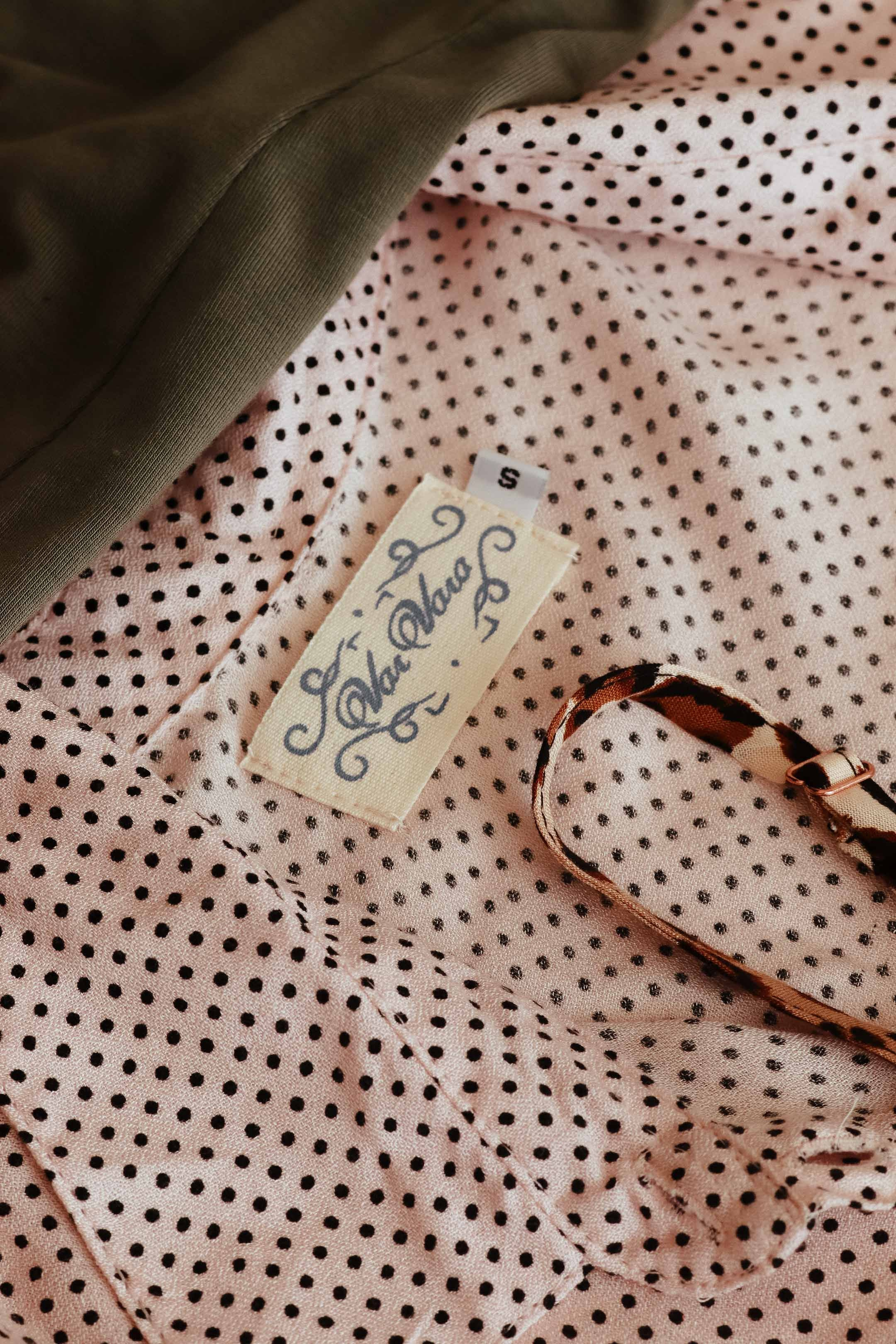 Коллекция спортивной одежды и купальников. Фотограф на Шри-Ланке