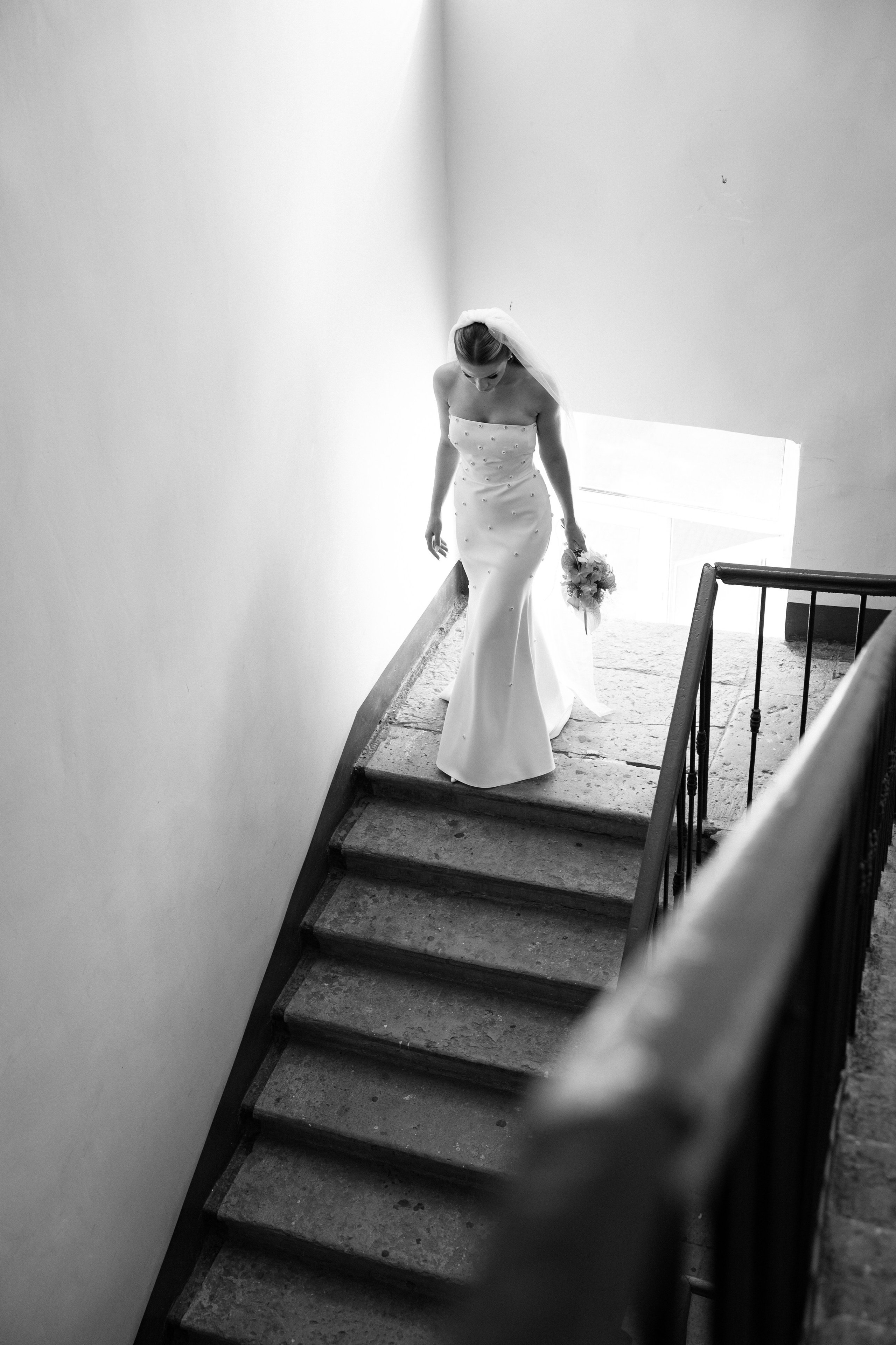 Виктория & Роман. Камерная городская свадьба в видовом ресторане в стиле современная классика. Свадебный фотограф организатор в Санкт-Петербурге Ассоль Опарина