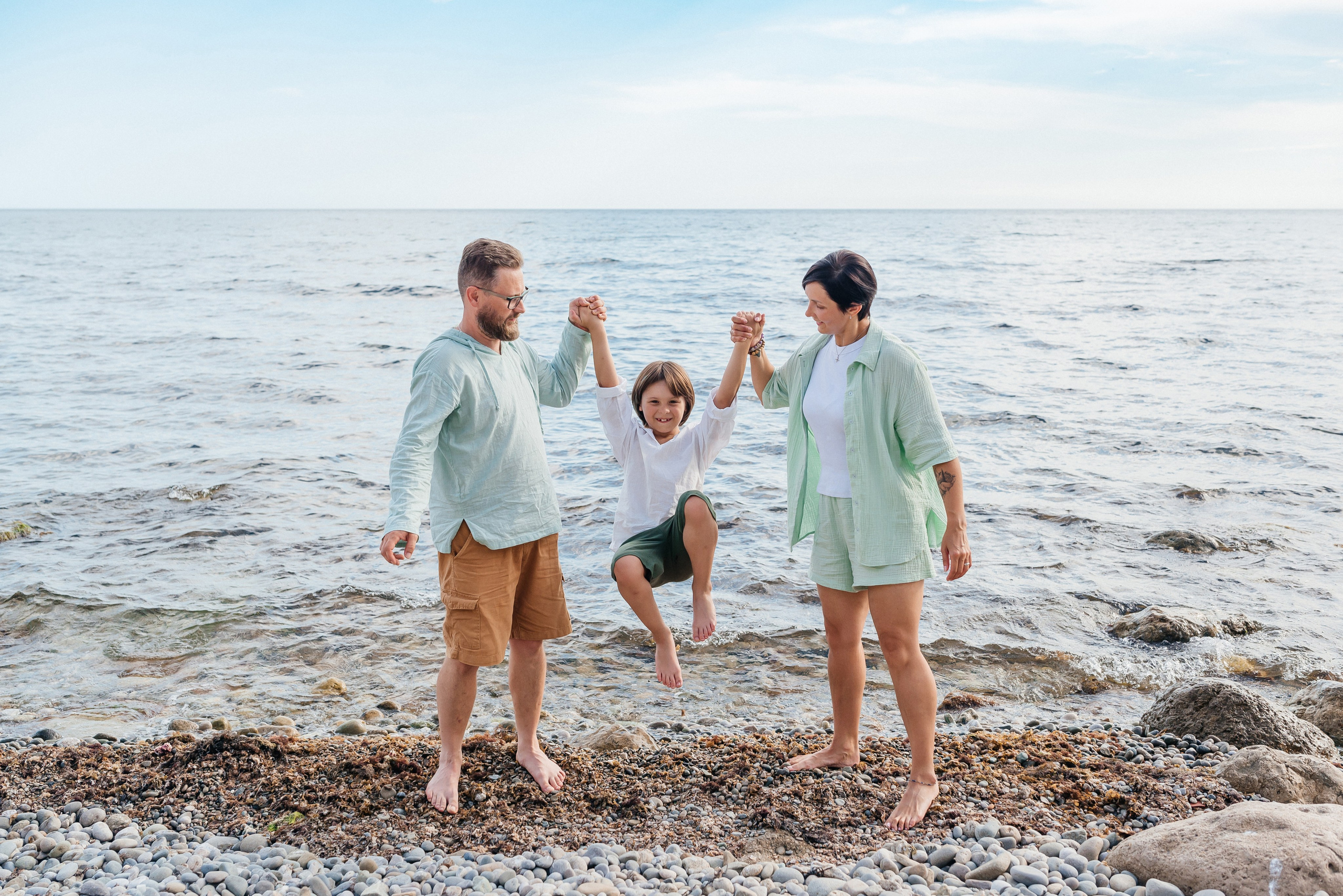 СЕМЕЙНАЯ ФОТОСЕССИЯ У МОРЯ В ОРДЖОНИКИДЗЕ