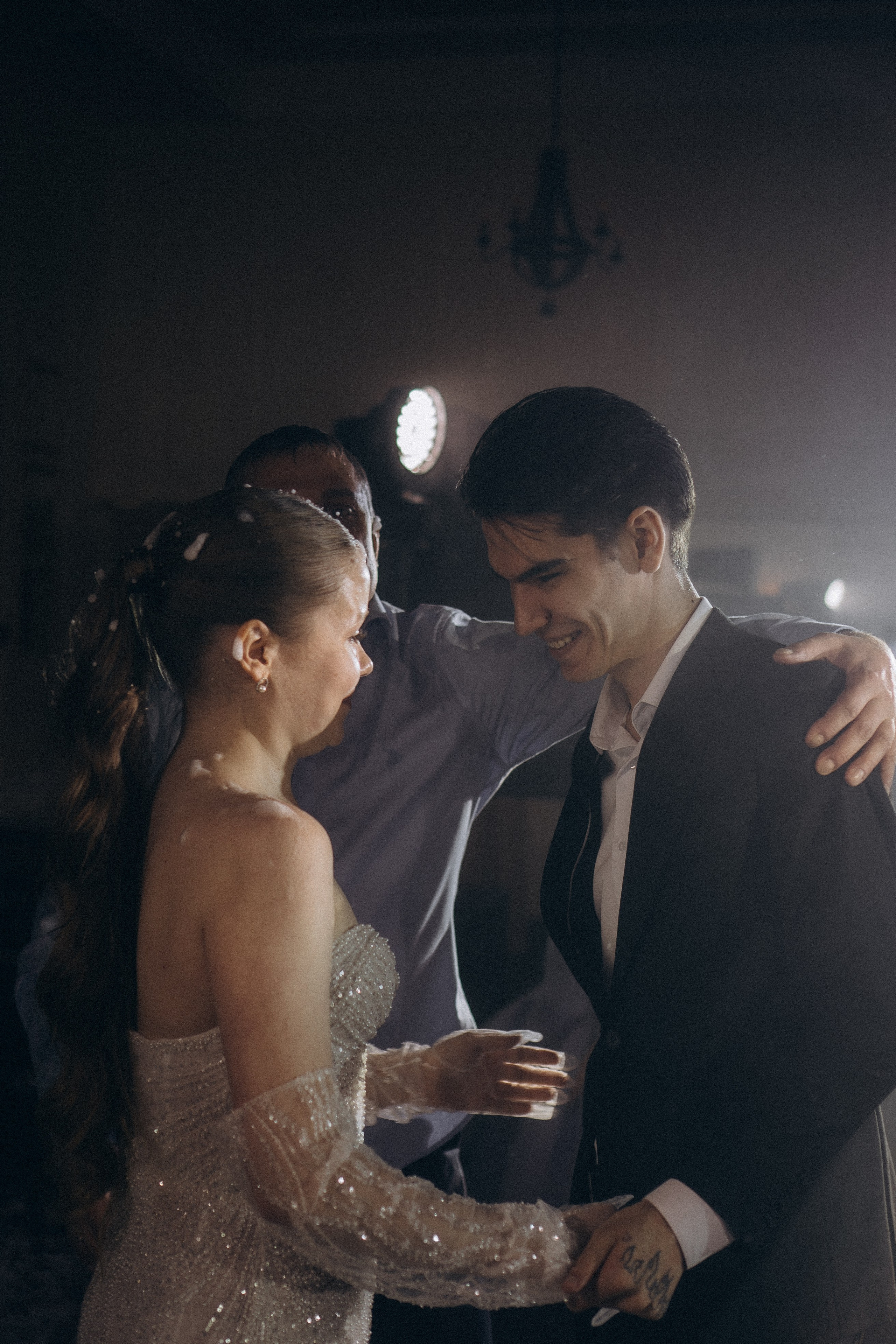 СВАДЕБНАЯ СЬЕМКА СБОРОВ В ОТЕЛЕ И ВЫЕЗД НА ЦЕРЕМОНИЮ (СНЯТО В СИБИРЕ В НИЖНЕВАРТОВСКЕ). Профессиональный фотограф, Санкт-Петербург — Виктория Богомолова