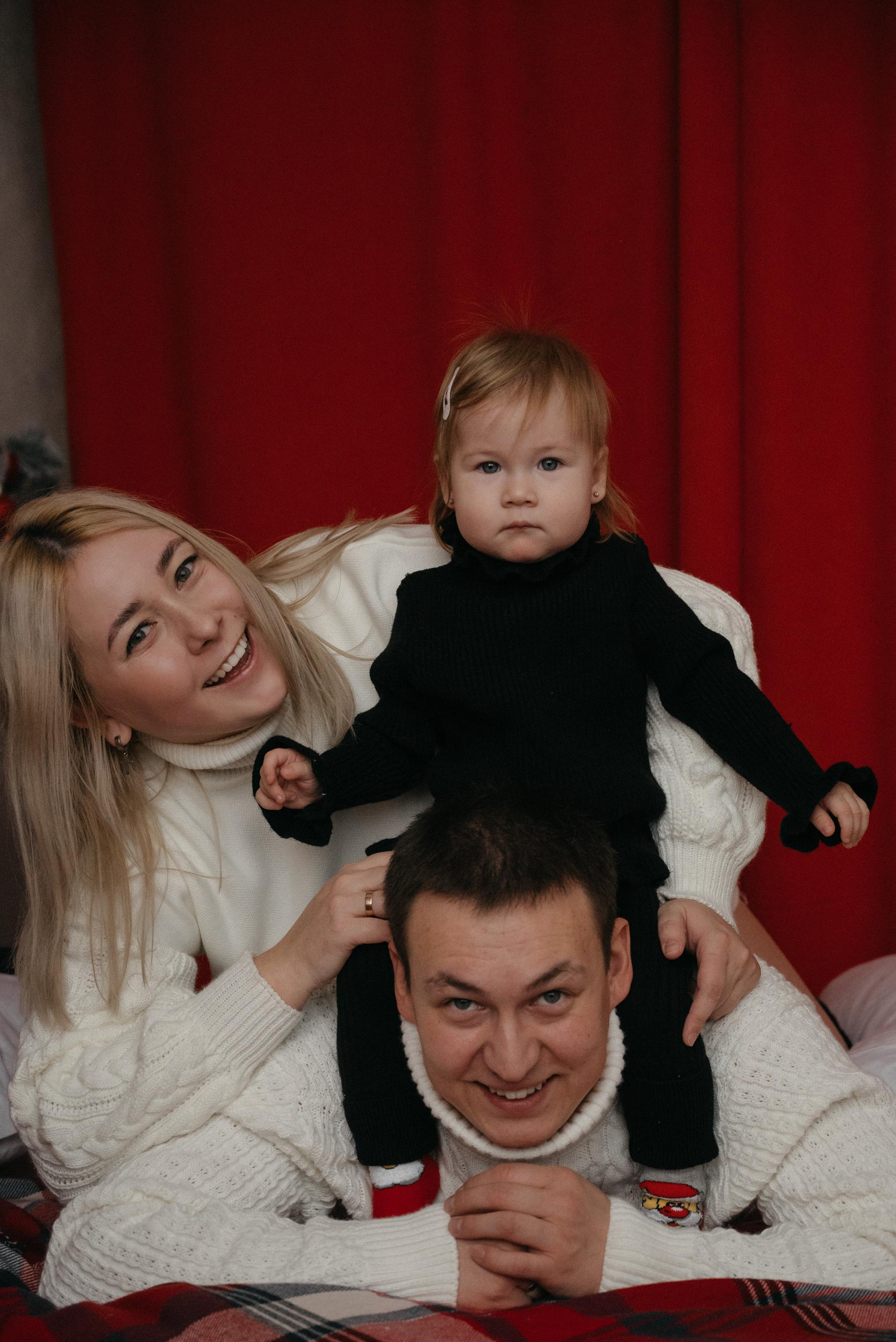 Новогодняя семейная фотосессия в студии Локо. Свадебный фотограф Ижевск Петр Шишков