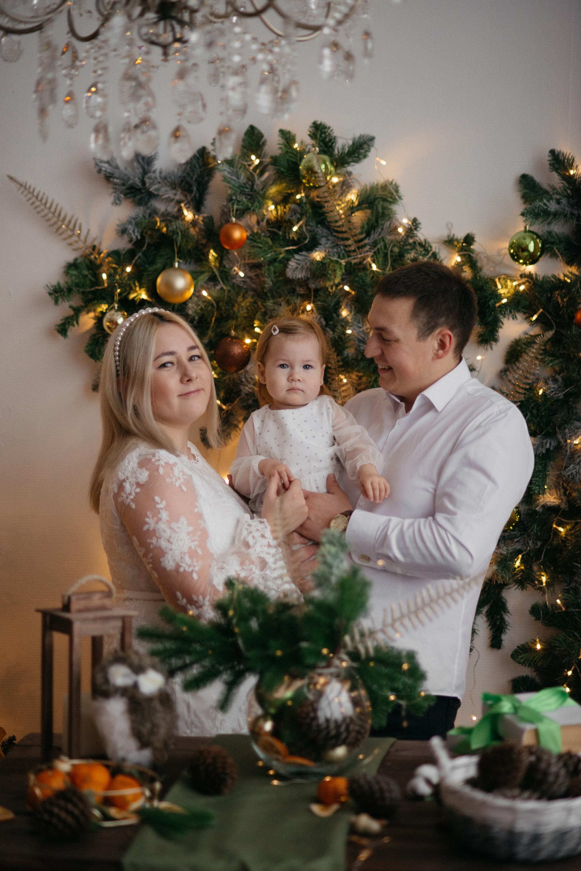 Новогодняя семейная фотосессия в студии Локо. Свадебный фотограф Ижевск Петр Шишков
