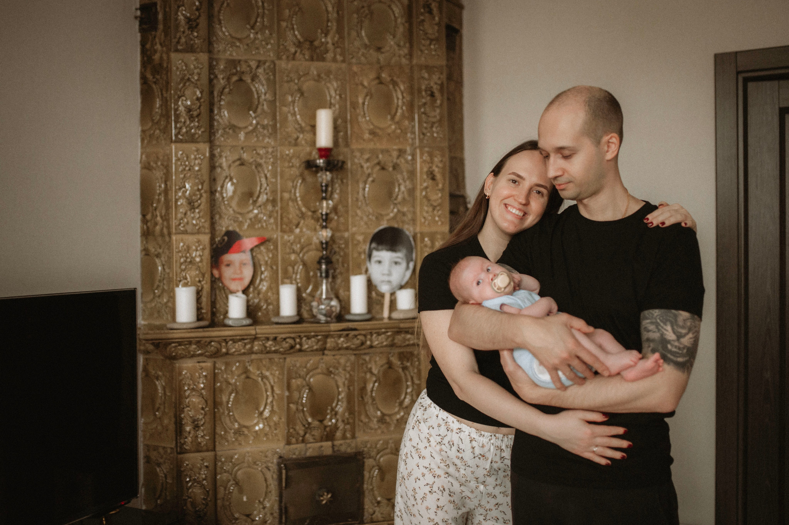 Семейная домашняя фотосессия. Профессиональный фотограф беременности в СПБ. Стильные фотосессии беременности в стиле минимализм и классическая фотография