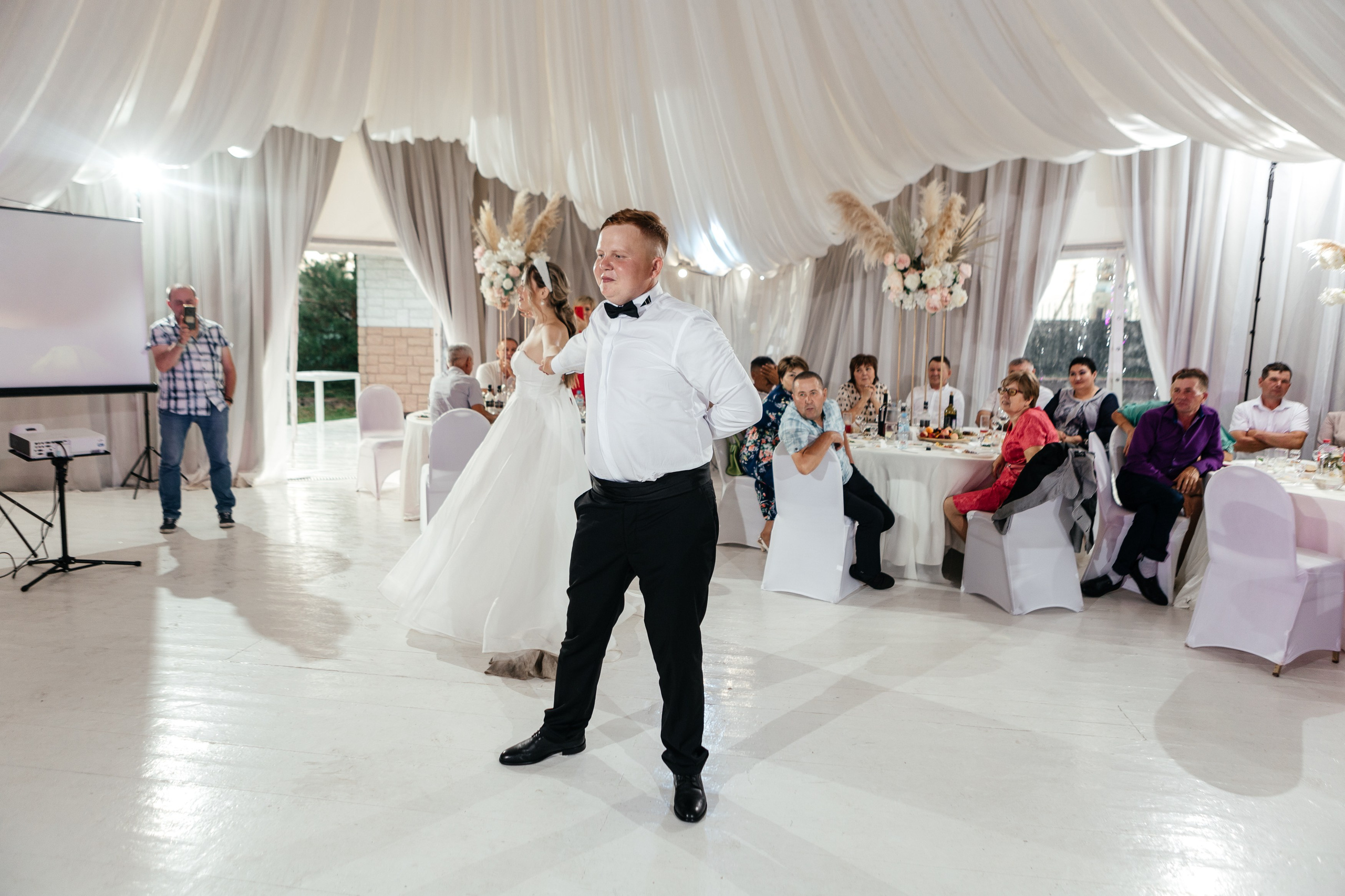 Свадебный фотограф Уфа — Руслан ГабдлисламовЖивые эмоции, красивые кадры, воспоминания на всю жизнь.Работаю по всей Республике Башкортоста. Свадебный фотограф Уфа Руслан Габдлисламов