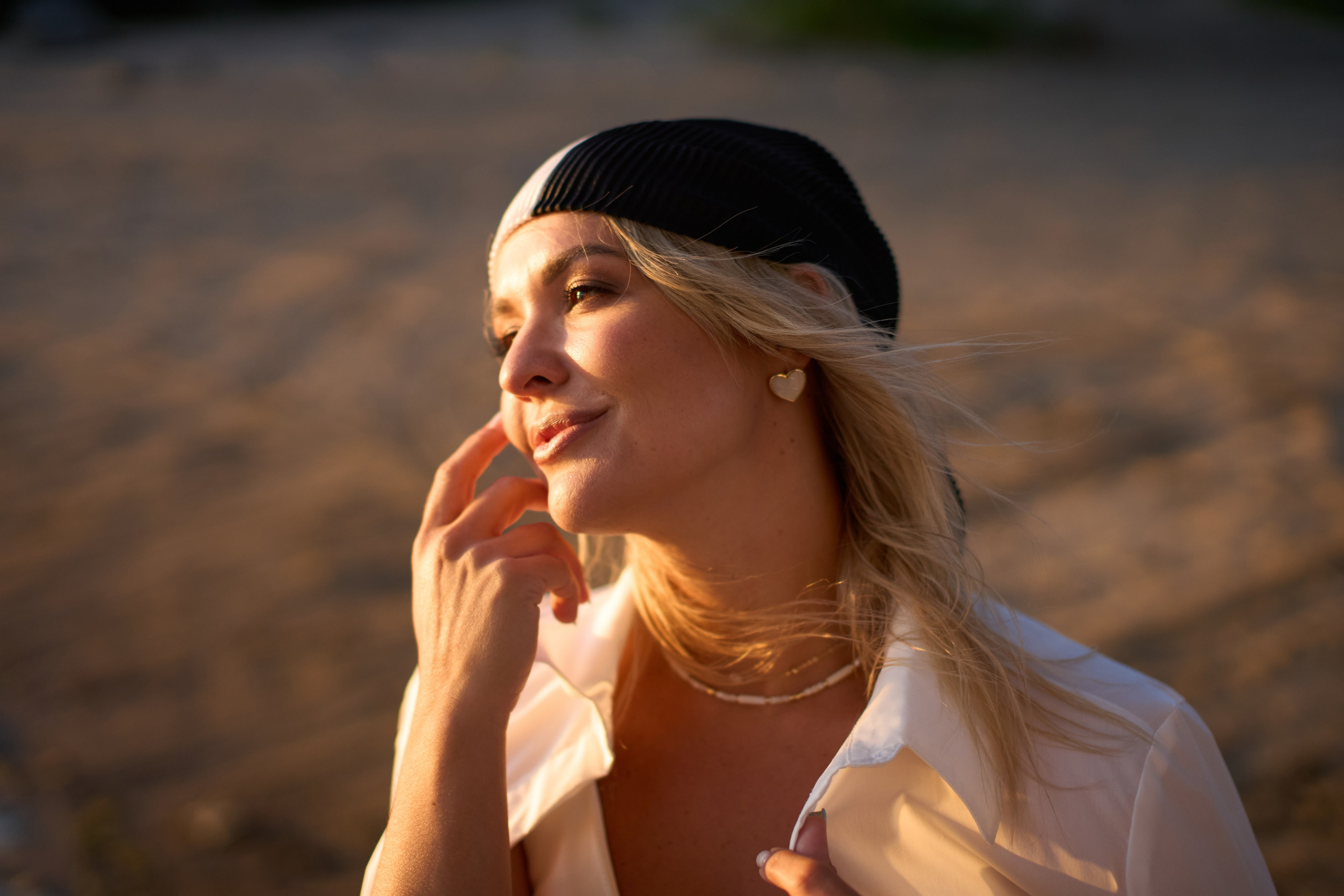 Фотосессия на закате под бугринским мостом. Репортажный и женский фотограф в Новосибирске