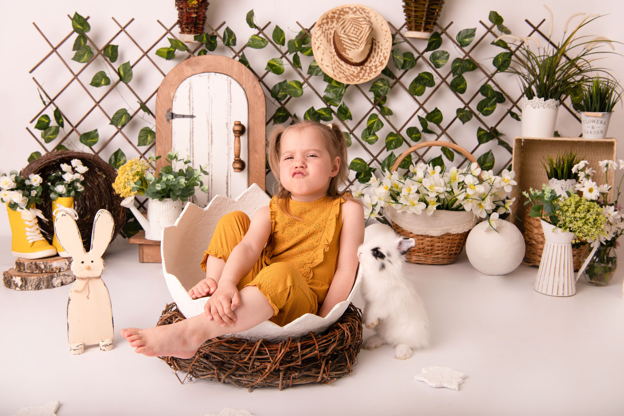 Пасха. Виктория 3г и Оливия 7 м. Семейный и детский фотограф в Красноярске Мила Черкасова