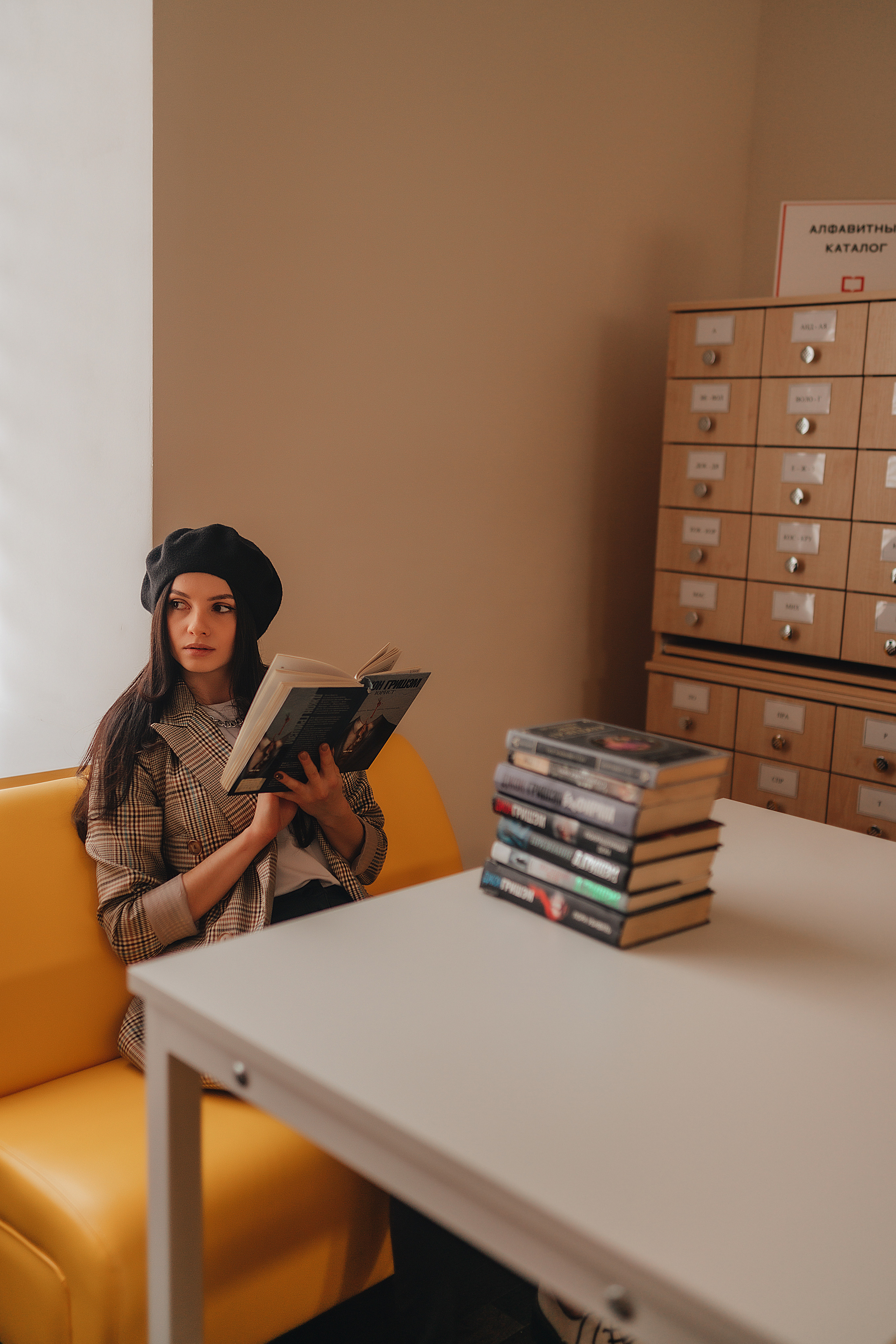 Татьяна | Съёмка в библиотеке. Фотограф Карина Шмулёва. Воронеж и область
