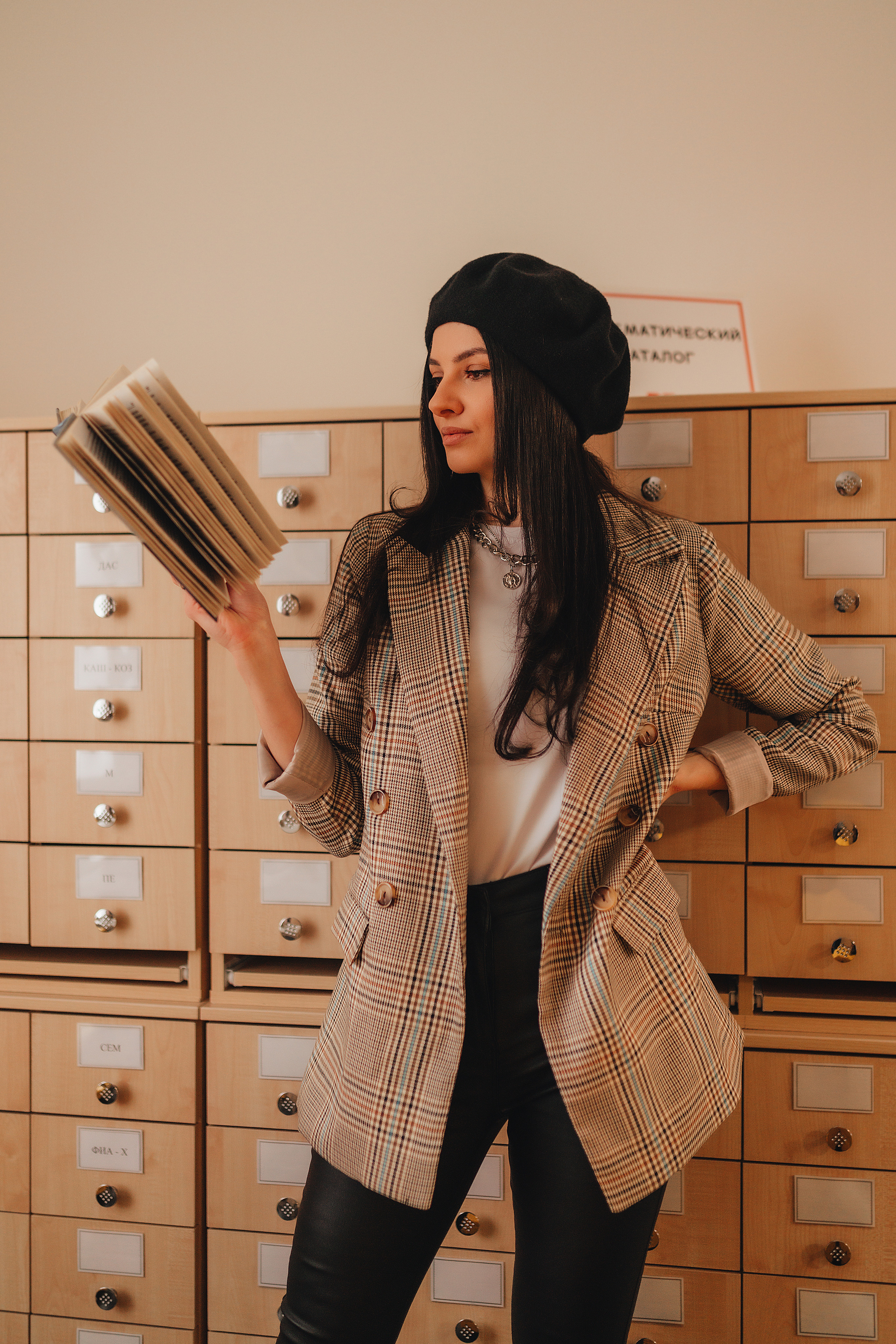 Татьяна | Съёмка в библиотеке. Фотограф Карина Шмулёва. Воронеж и область