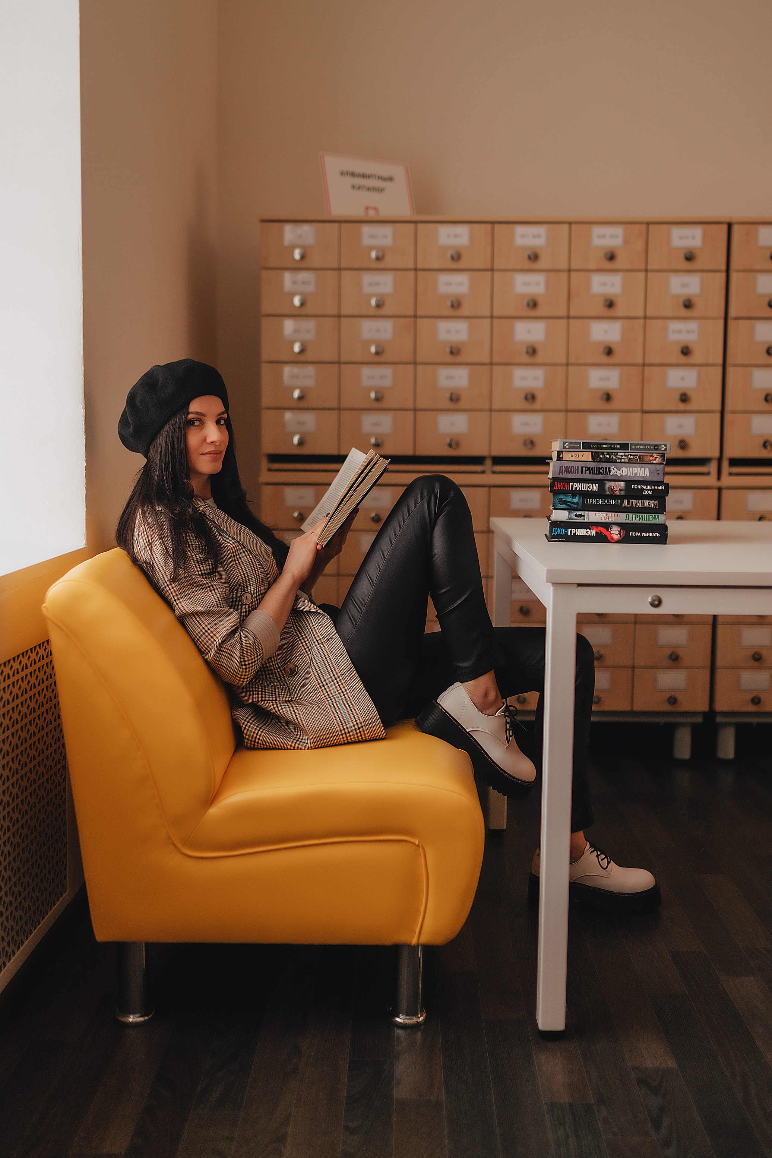 Татьяна | Съёмка в библиотеке. Фотограф Карина Шмулёва. Воронеж и область