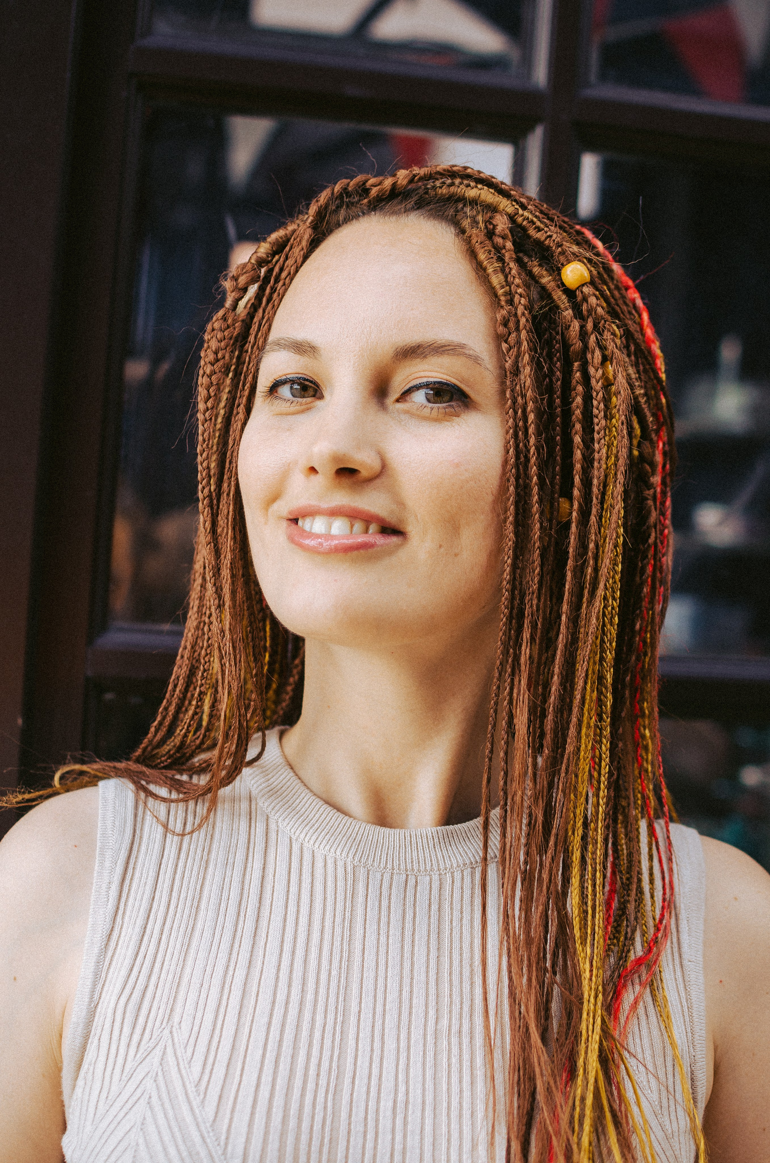 Оля. КВЭЛ — Кто Все Эти Люди