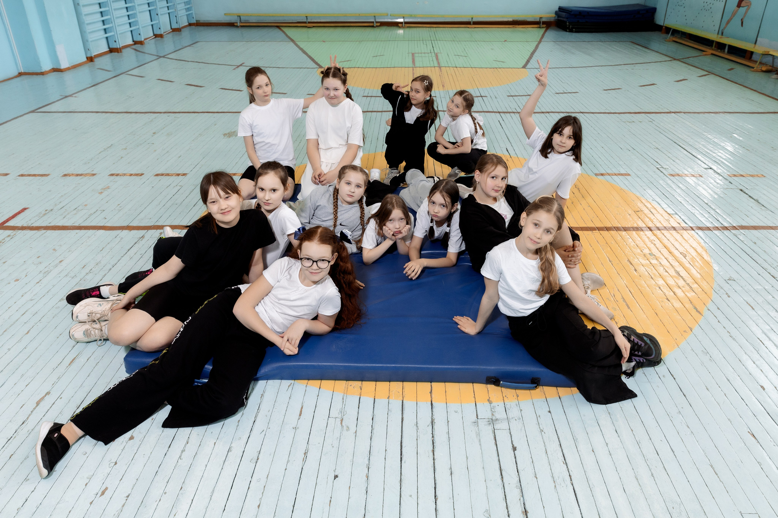 Школа 54 4А кл (2023-24) 2 часовая фотосессия в школе. Свадебный и Семейный фотограф г. Ижевск Гульназ Солдатова. Гульназ фото