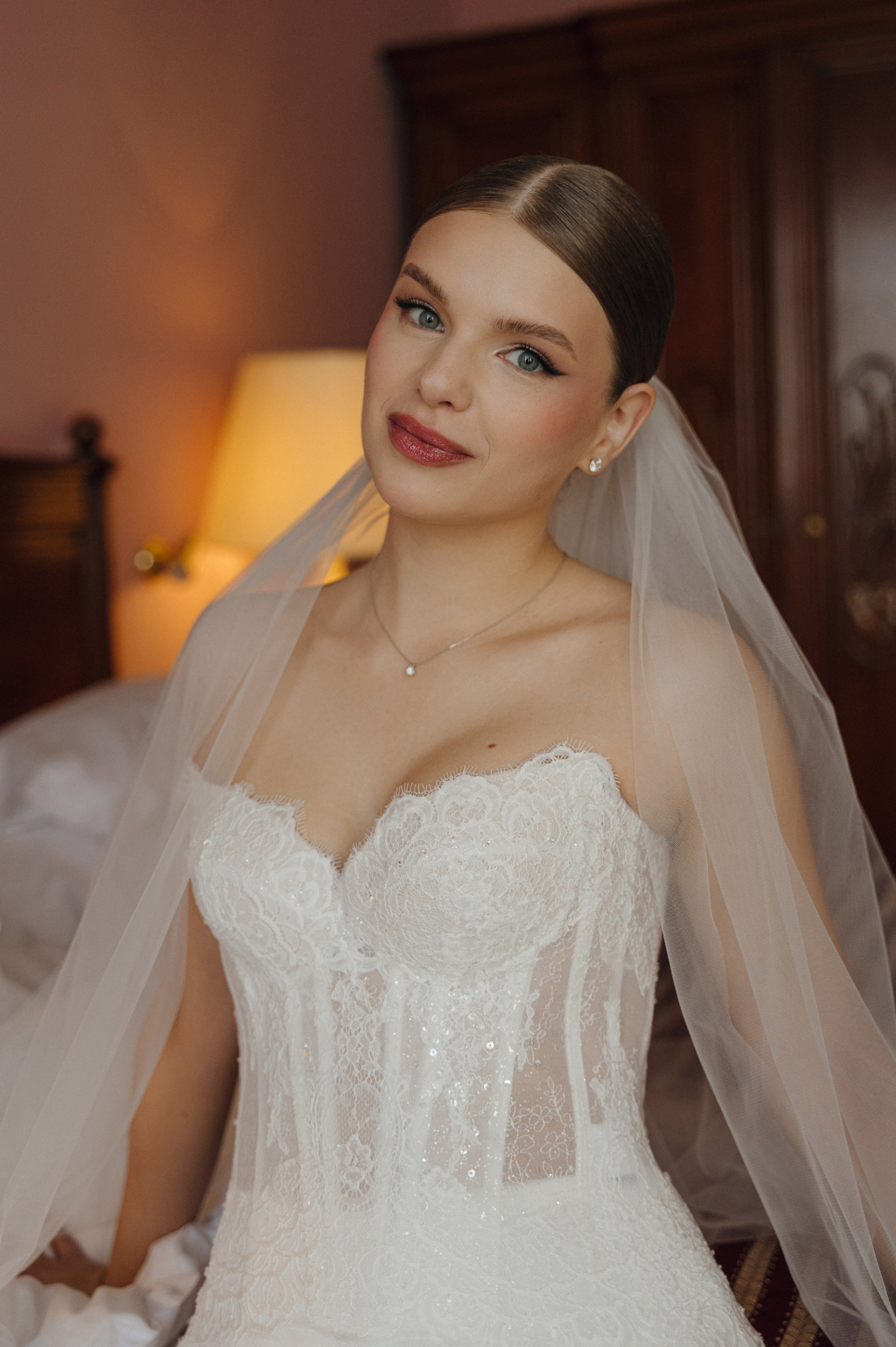 Дмитрий и Луиза. Гостиница Националь и ресторан Белуга. Свадебный фотограф Москва и Санкт-Петербург. Анастасия Чудина