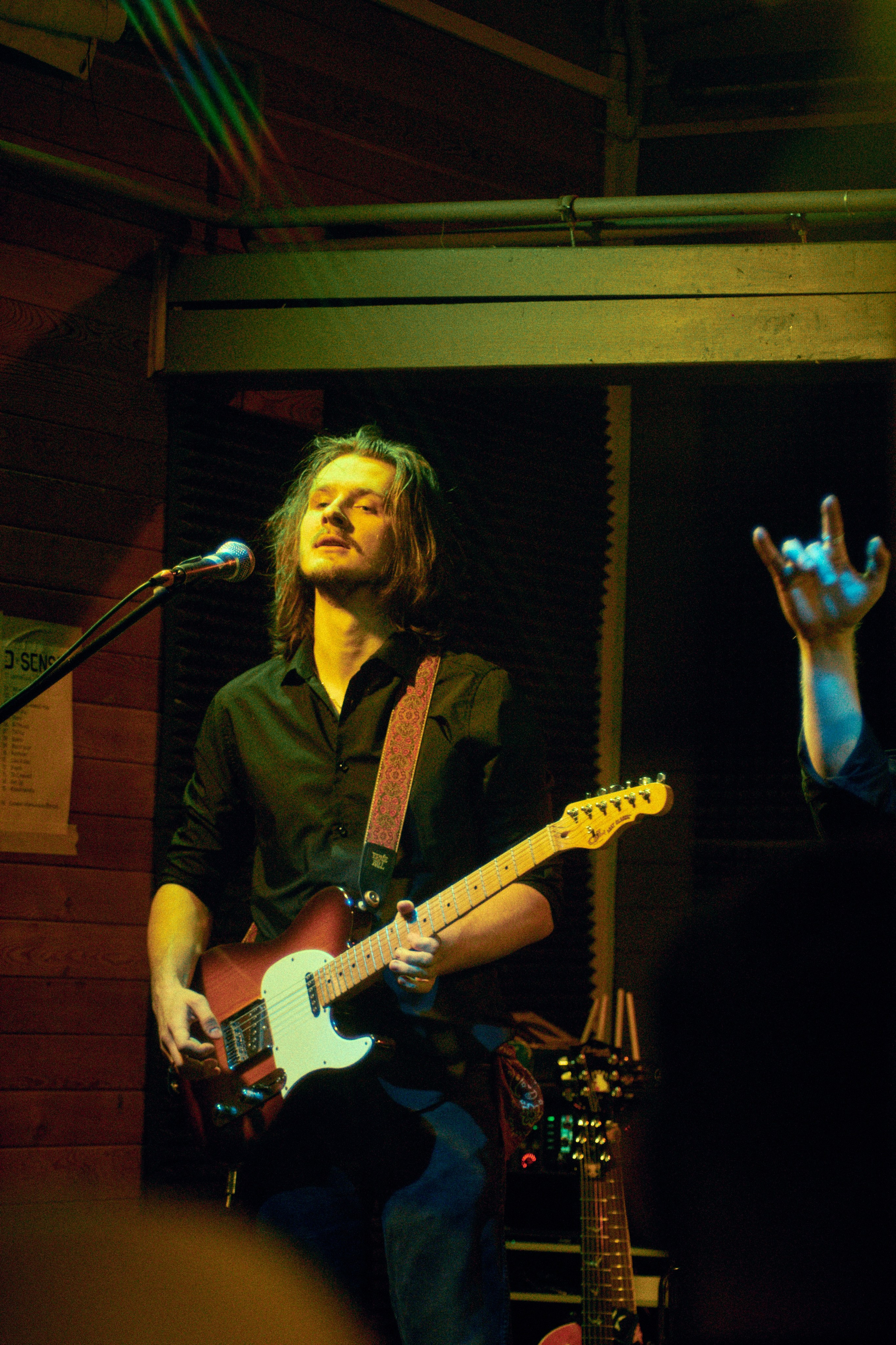 ГОЛОВА МУЭССЫ — КОНЦЕРТ 18-10-2025 В КИТАЙСКОМ ЛЕТЧИКЕ. Фотография для артистов