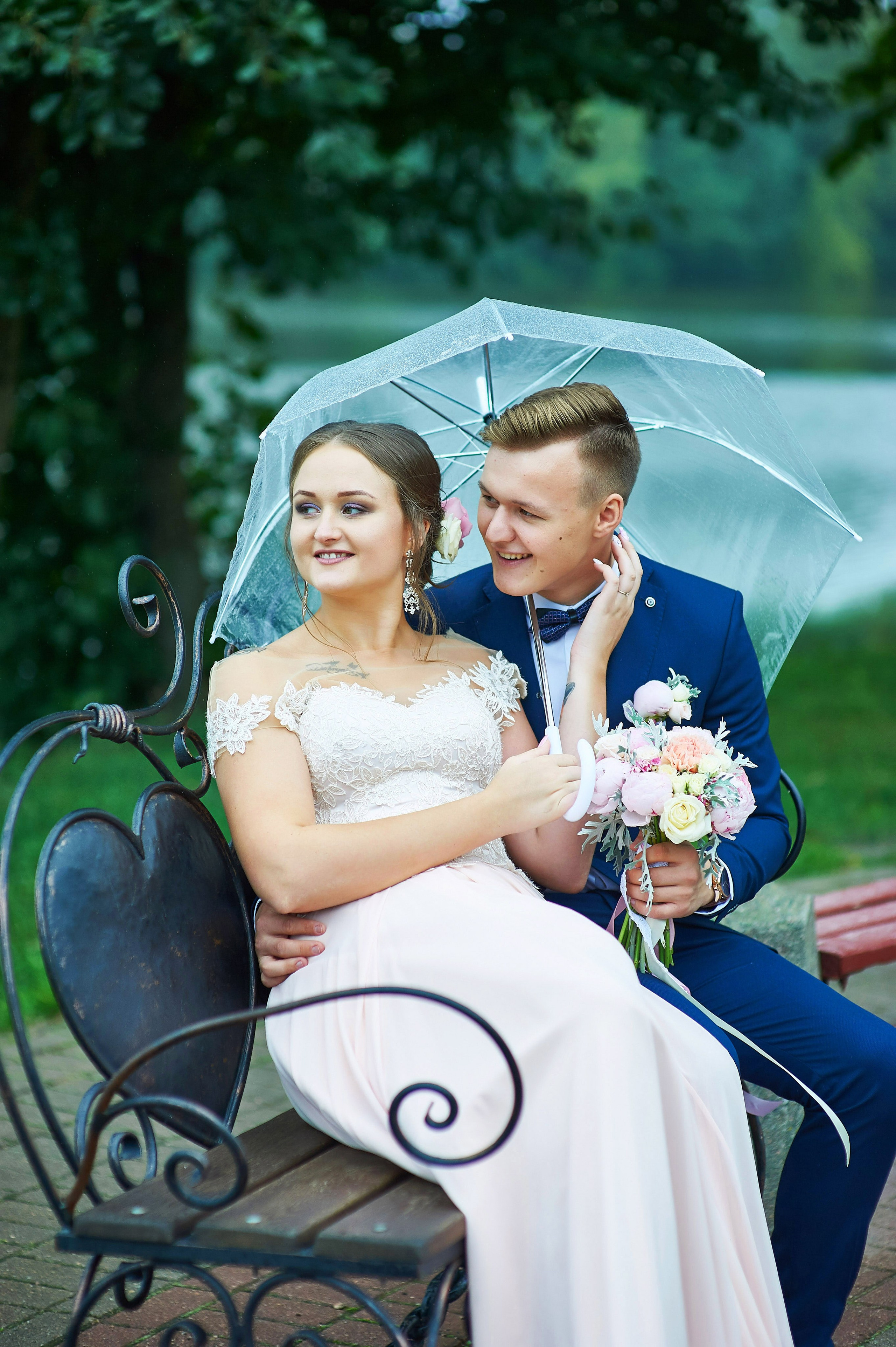 Ульяна и Дмитрий (свадебная прогулка в Сестрорецке под дождем, , фотосессия в верхнем парке Петергофа). Портретный, семейный и свадебный фотограф в Санкт-Петербурге и в Пушкине Ширяев Денис