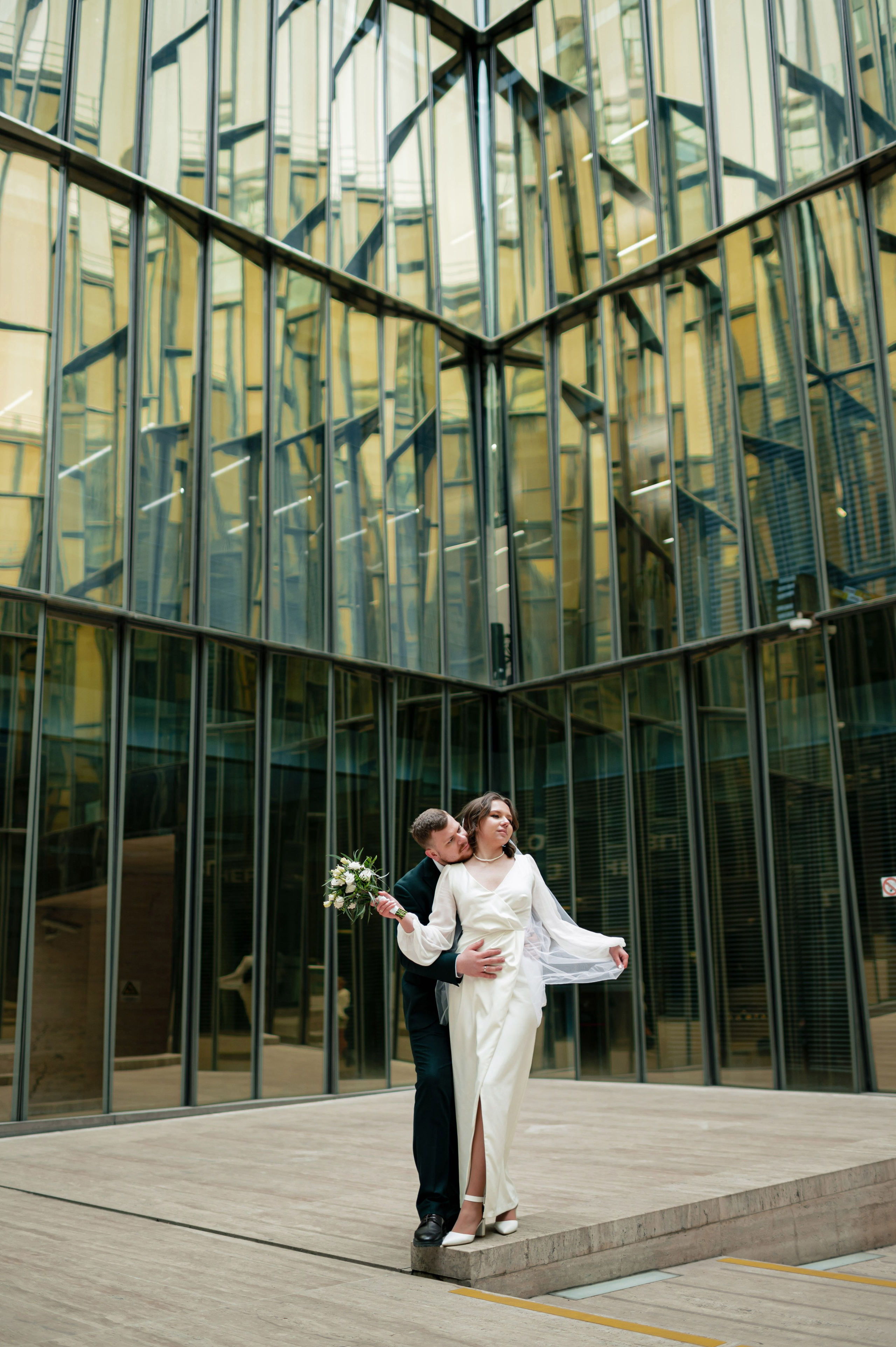 Ксения и Егор (фотосессия в ЗАГСе Петроградского района, Ботаническом саду с сакурой). Портретный, семейный и свадебный фотограф в Санкт-Петербурге и в Пушкине Ширяев Денис